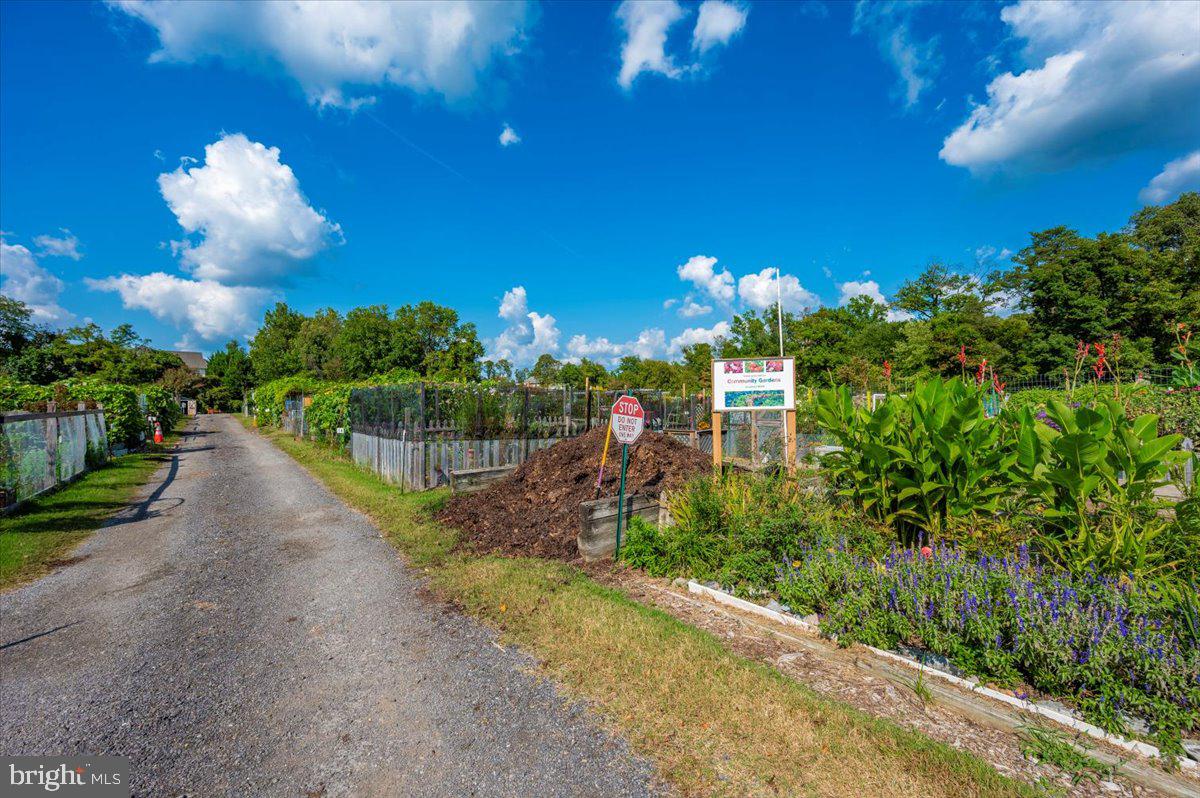 LEISURE WORLD - Residential