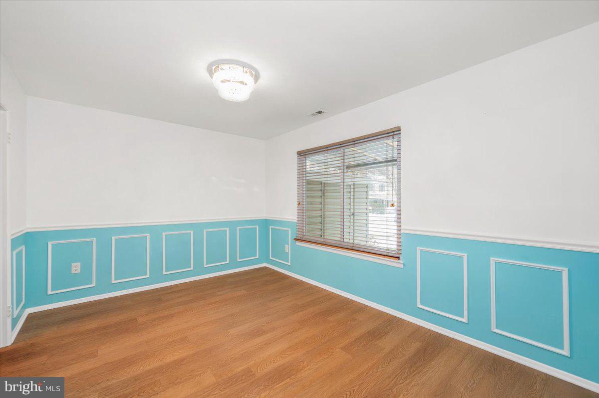 LEISURE WORLD - Residential