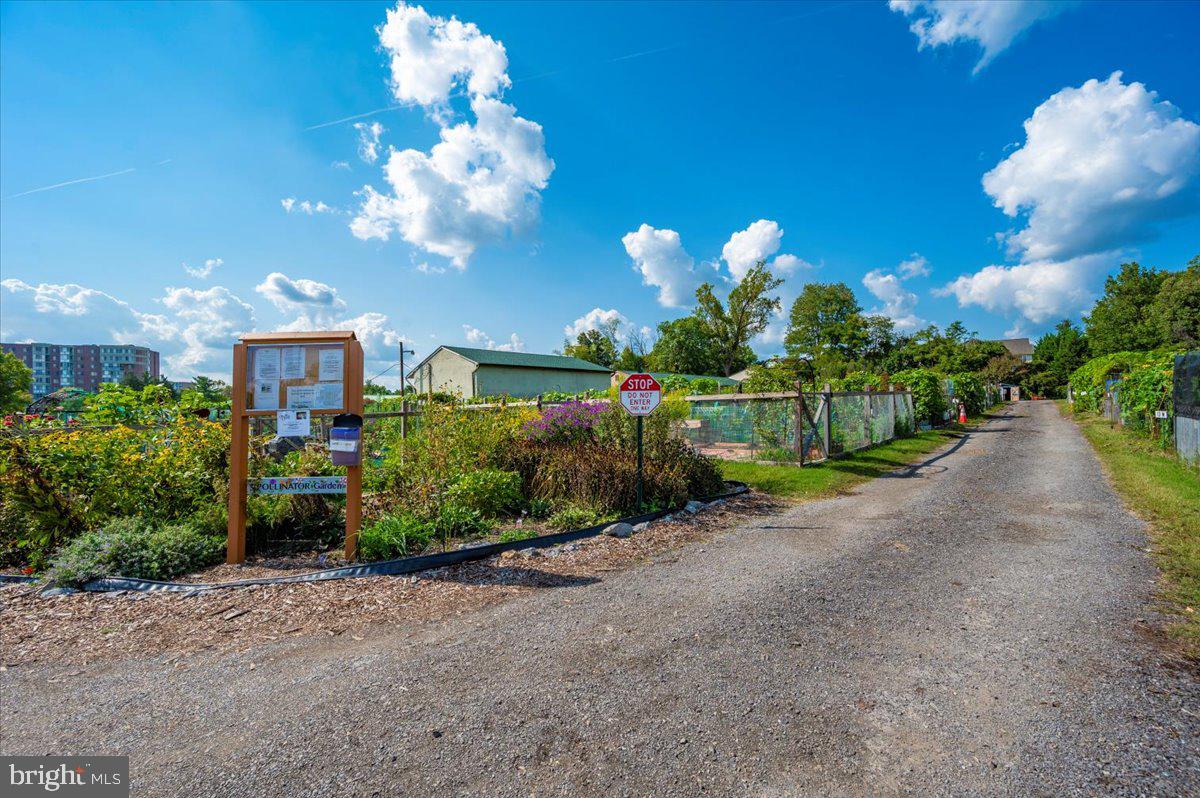 LEISURE WORLD - Residential