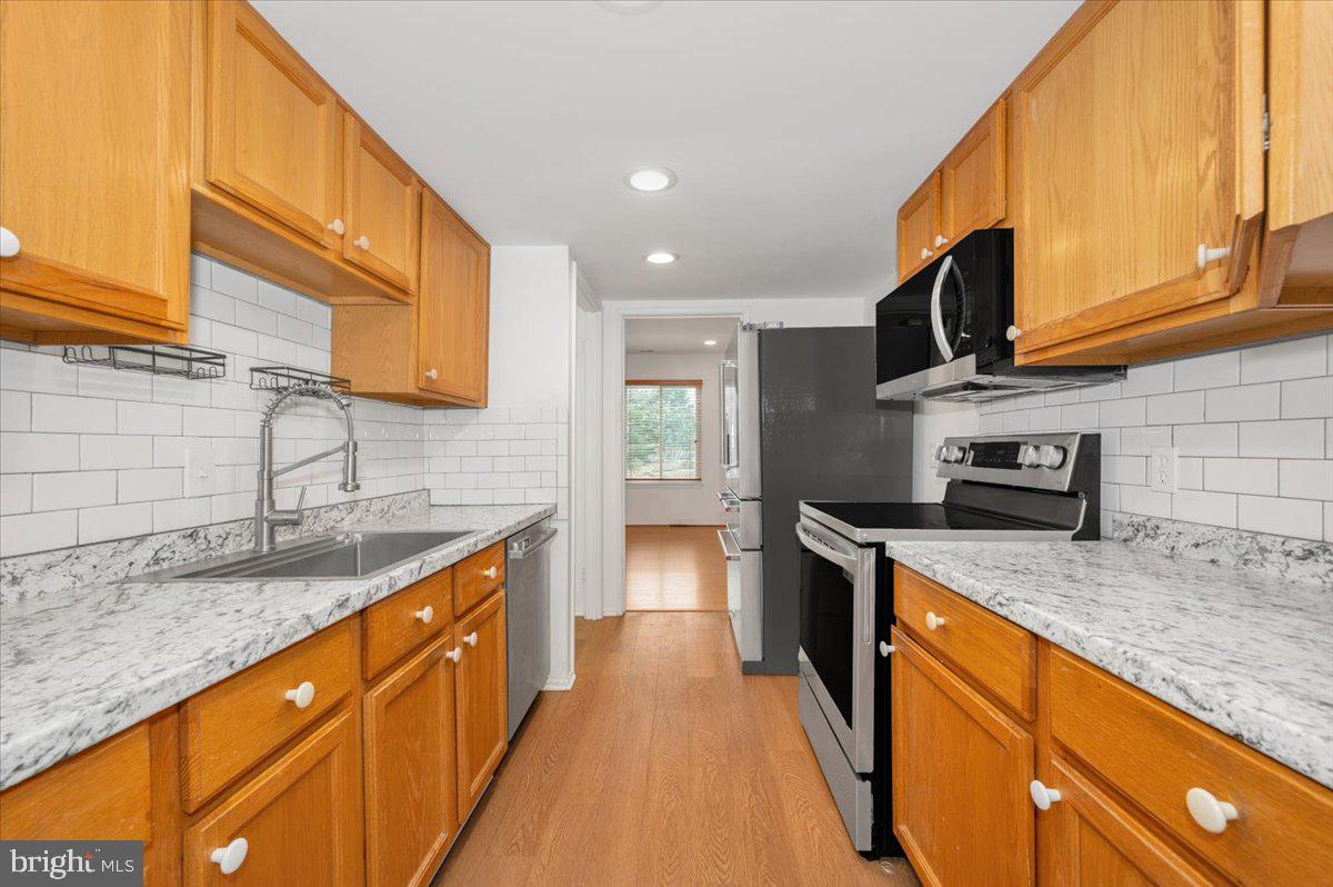 LEISURE WORLD - Residential