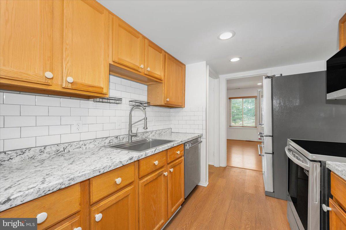 LEISURE WORLD - Residential