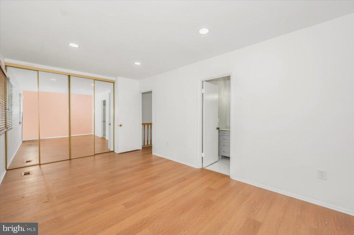 LEISURE WORLD - Residential