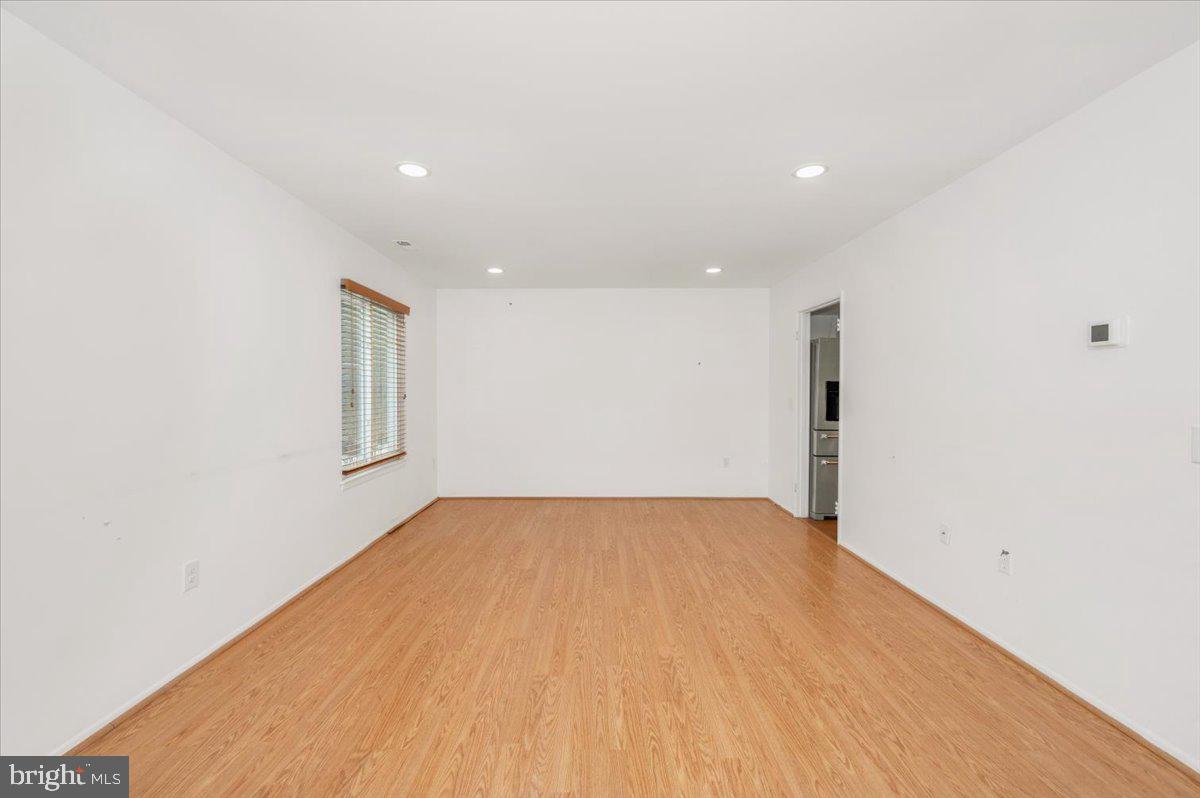 LEISURE WORLD - Residential