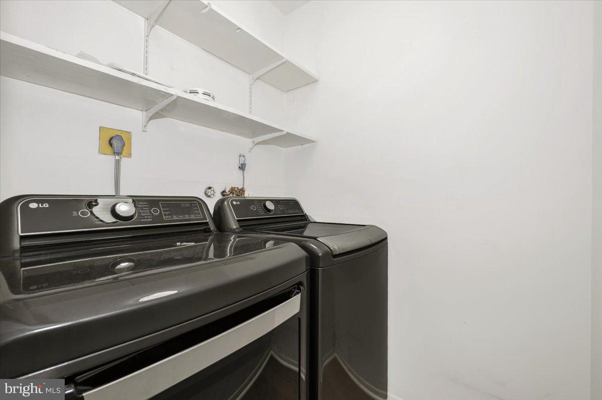 LEISURE WORLD - Residential