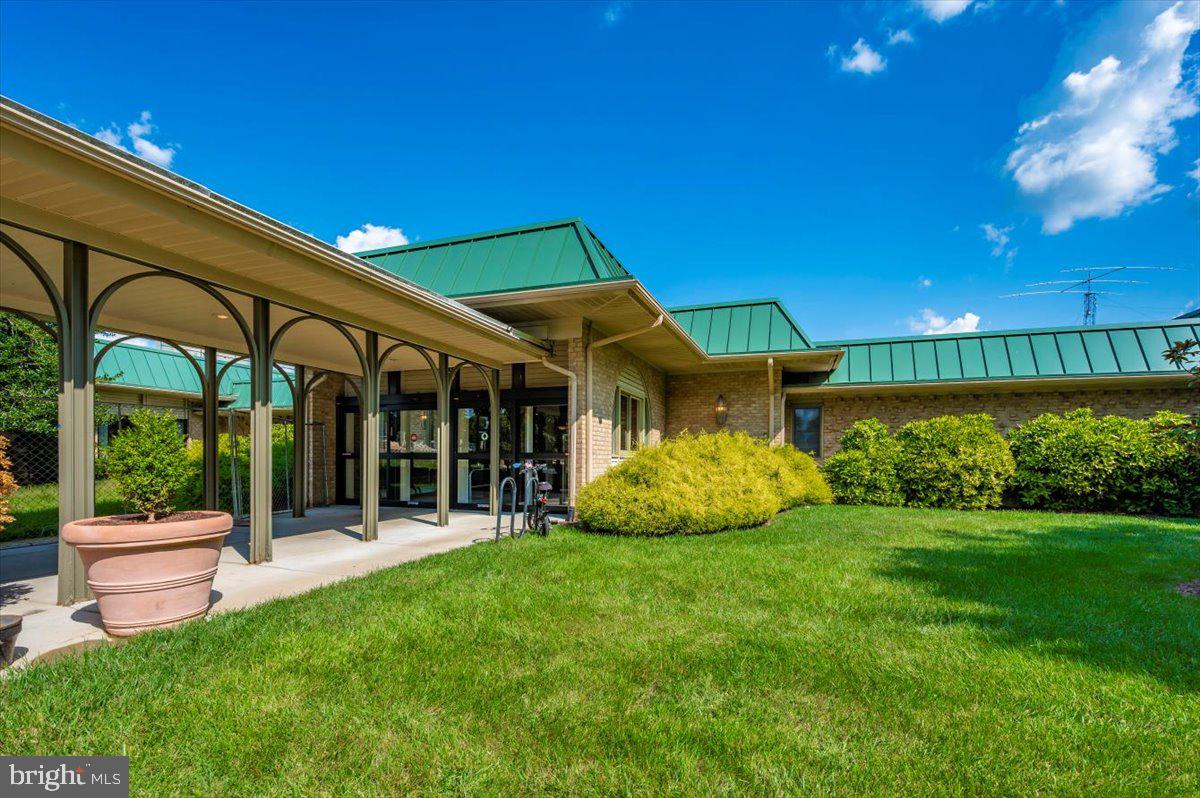 LEISURE WORLD - Residential