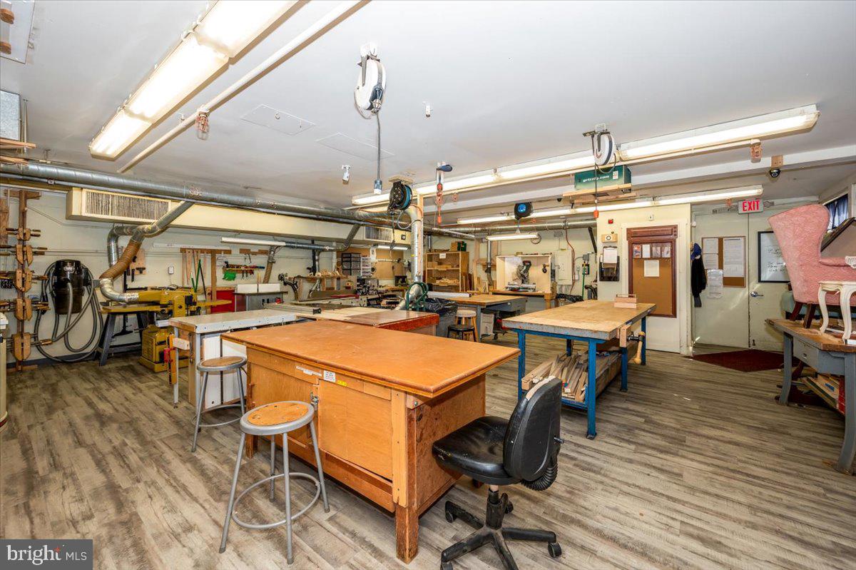 LEISURE WORLD - Residential