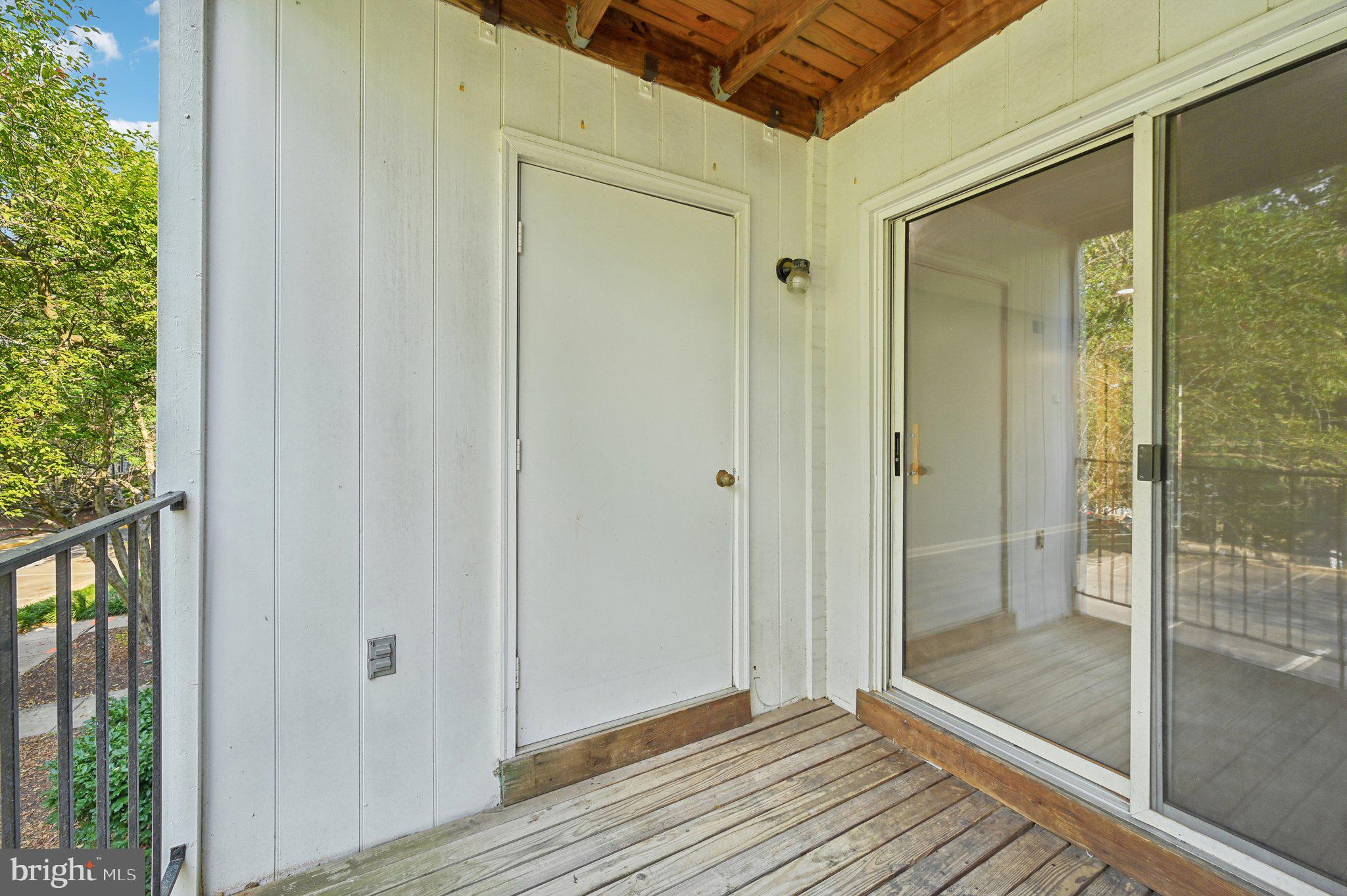 LAKEVIEW - Residential Lease