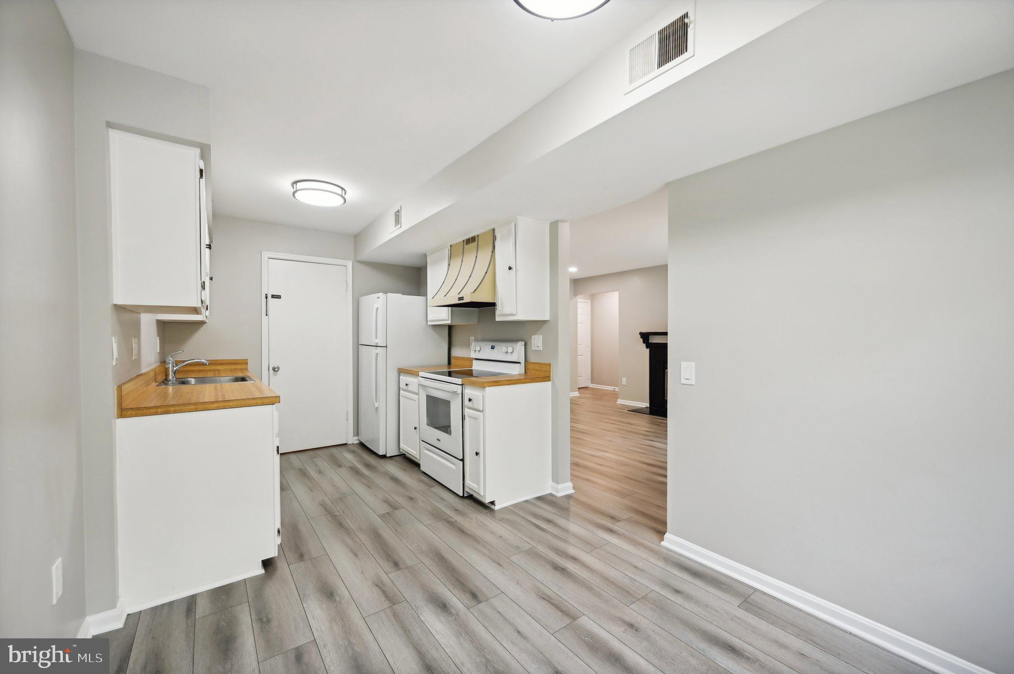 LAKEVIEW - Residential Lease