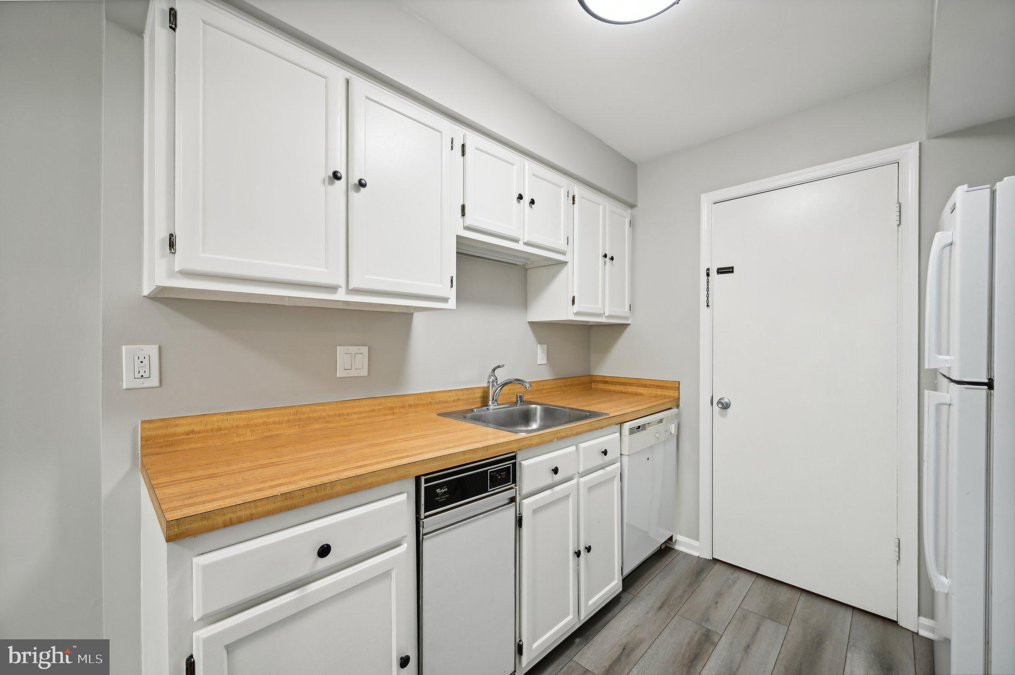 LAKEVIEW - Residential Lease