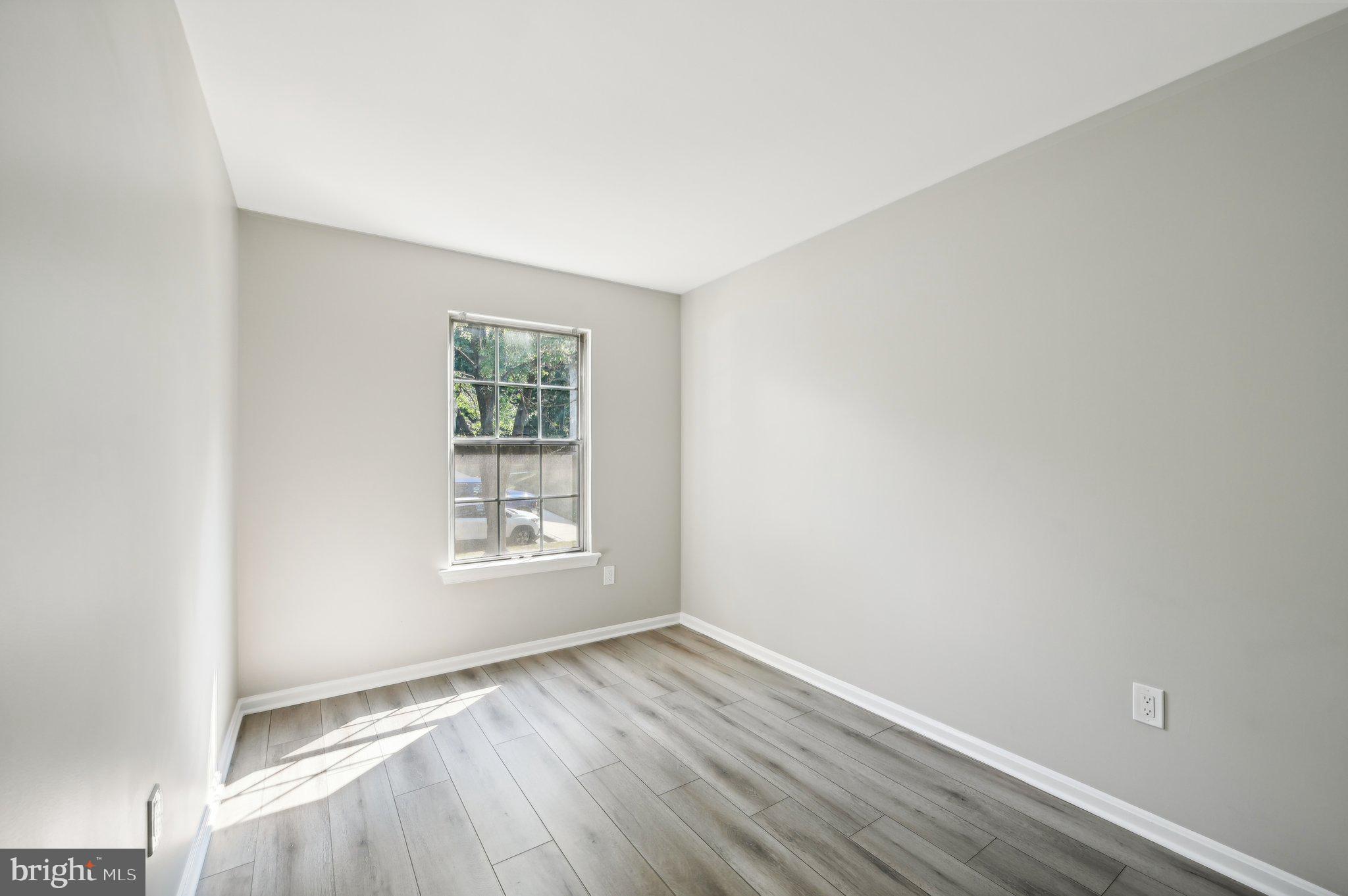 LAKEVIEW - Residential Lease