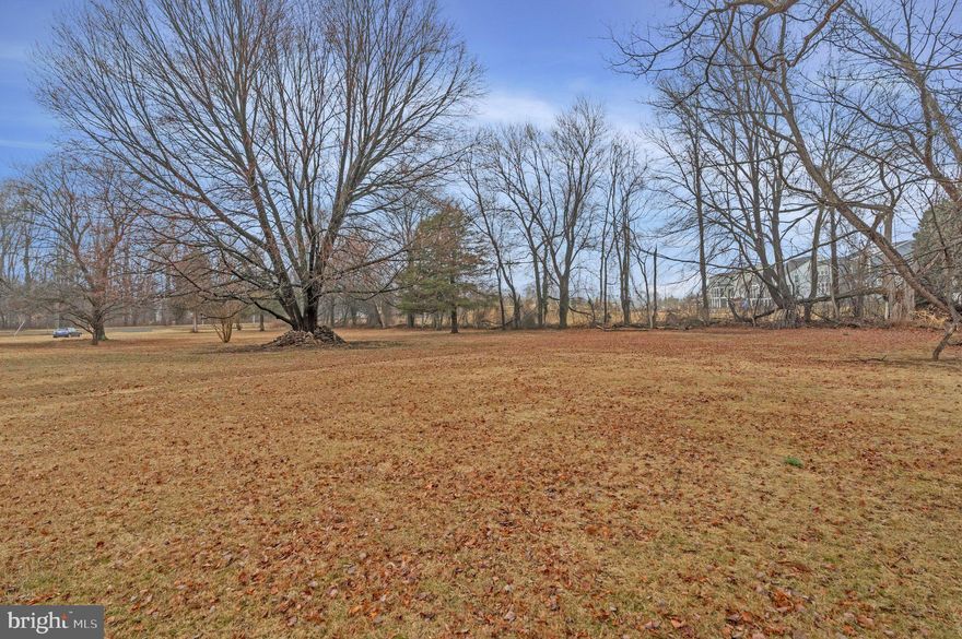Looking to build your dream home in downtown Leesburg - Look no further**** Level vacant lot****Convenient to commuter routes, Downtown Leesburg, restaurants, shopping and the gateway to western Loudoun wine country******