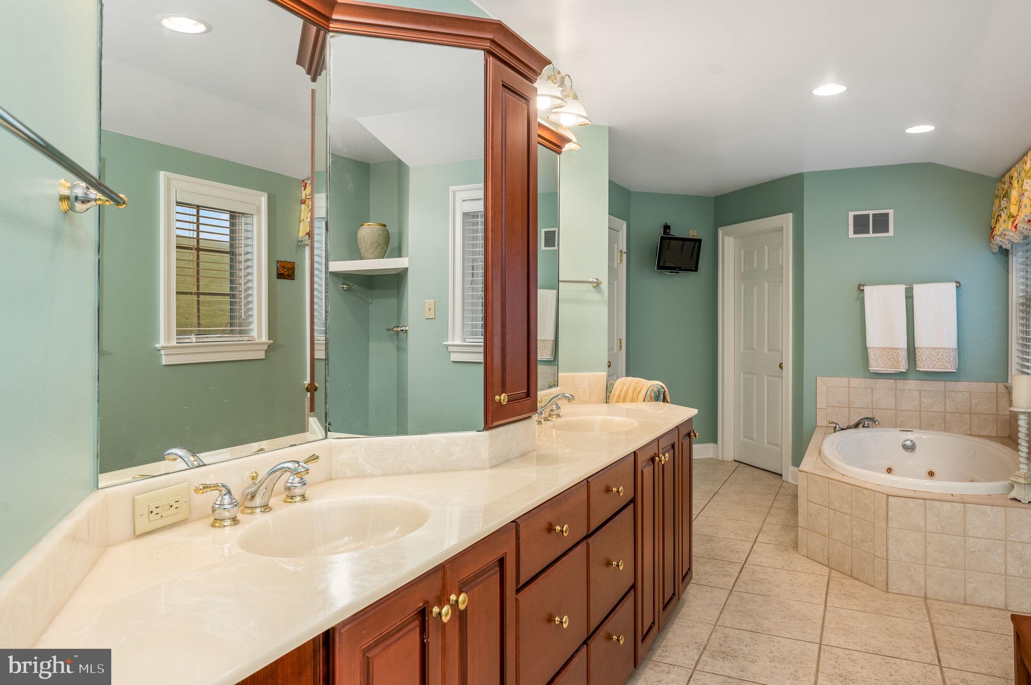 COTSWOLD ESTATES - Residential