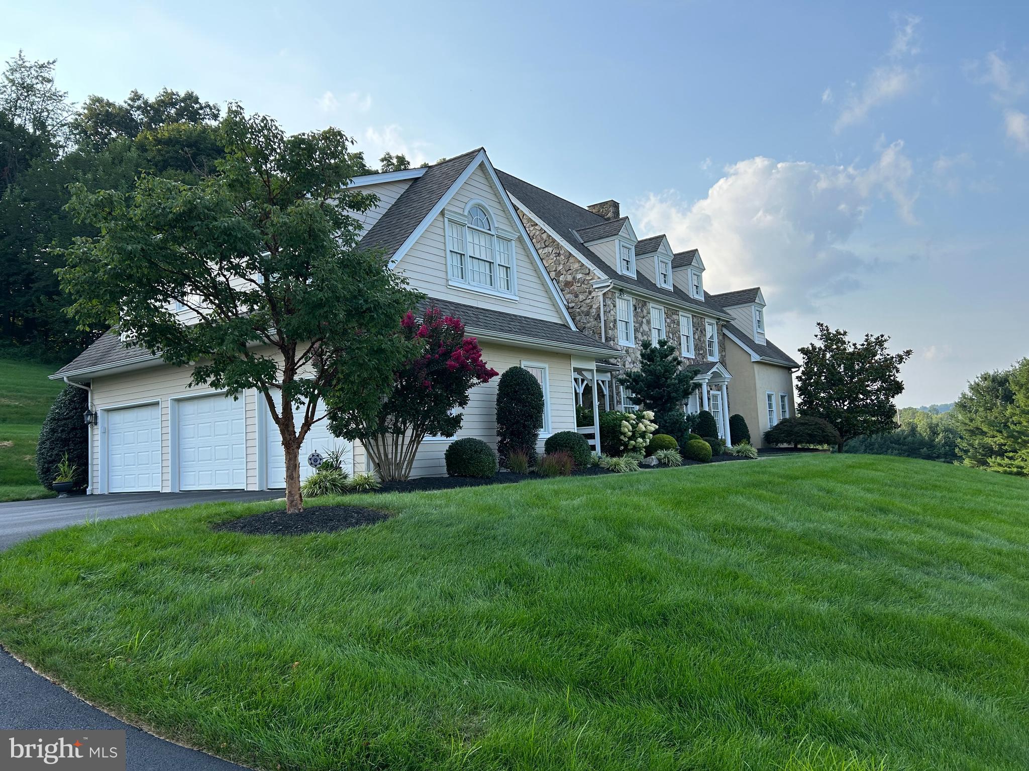 COTSWOLD ESTATES - Residential