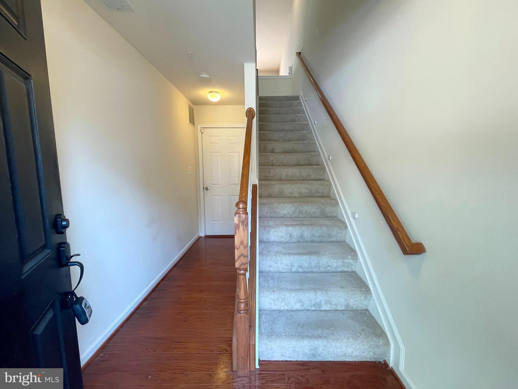 2863 HEDGEROW PLACE