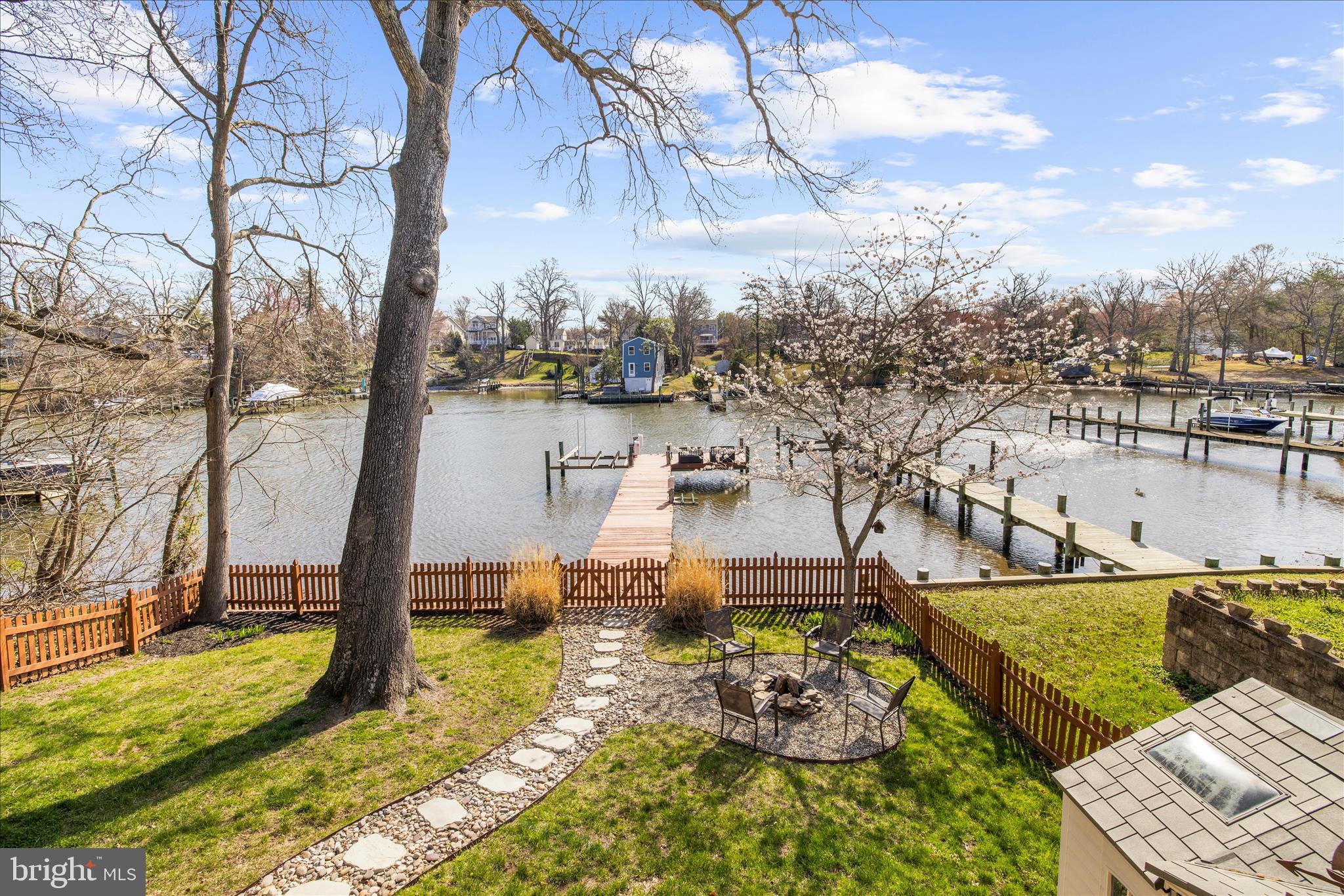 POWHATAN BEACH - Residential