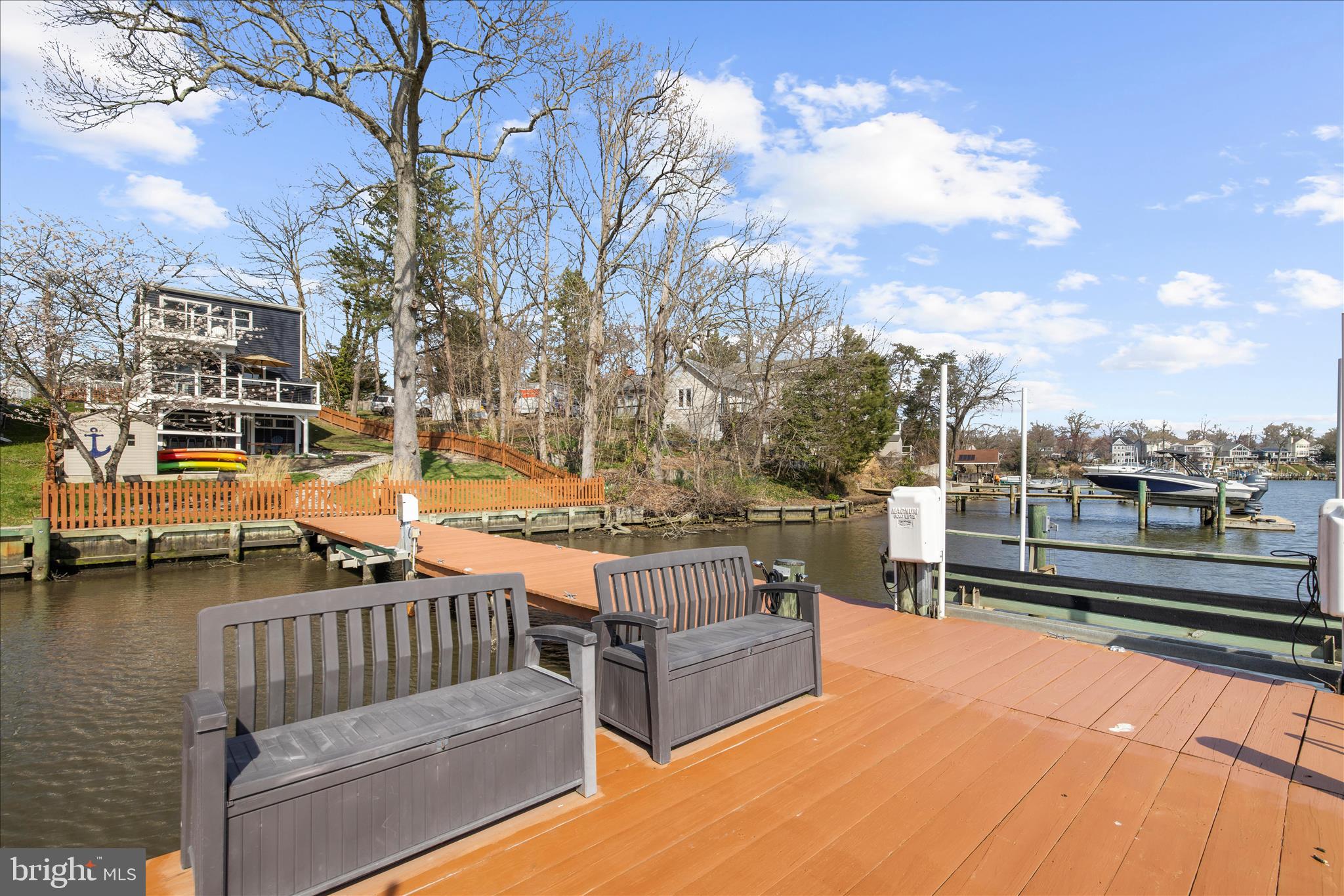 POWHATAN BEACH - Residential