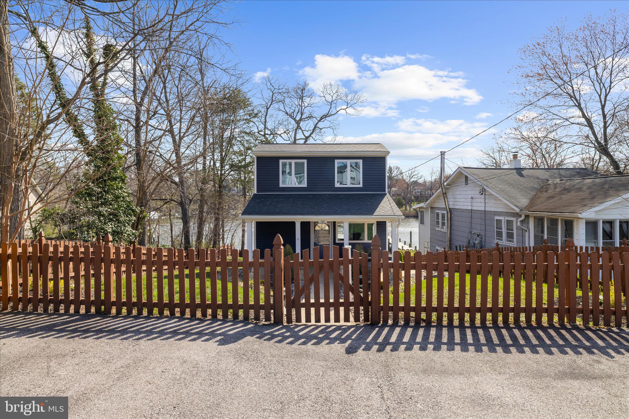 POWHATAN BEACH - Residential