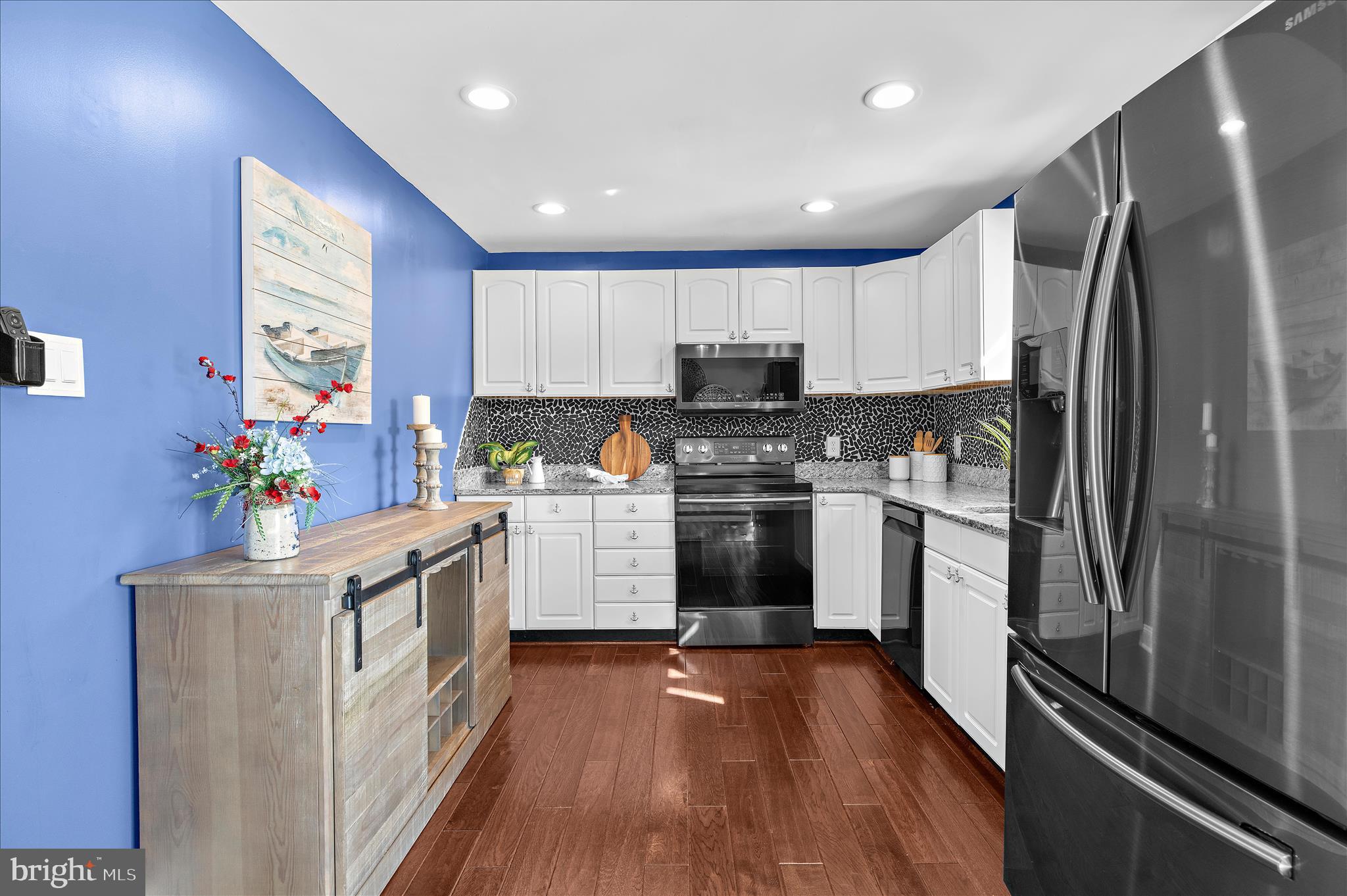 POWHATAN BEACH - Residential