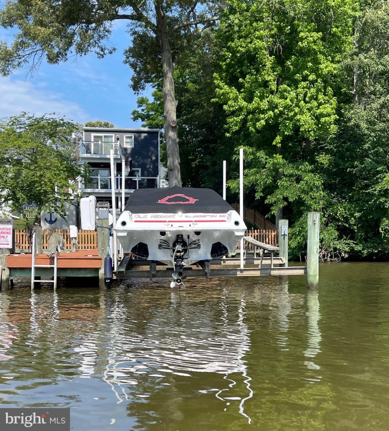 POWHATAN BEACH - Residential