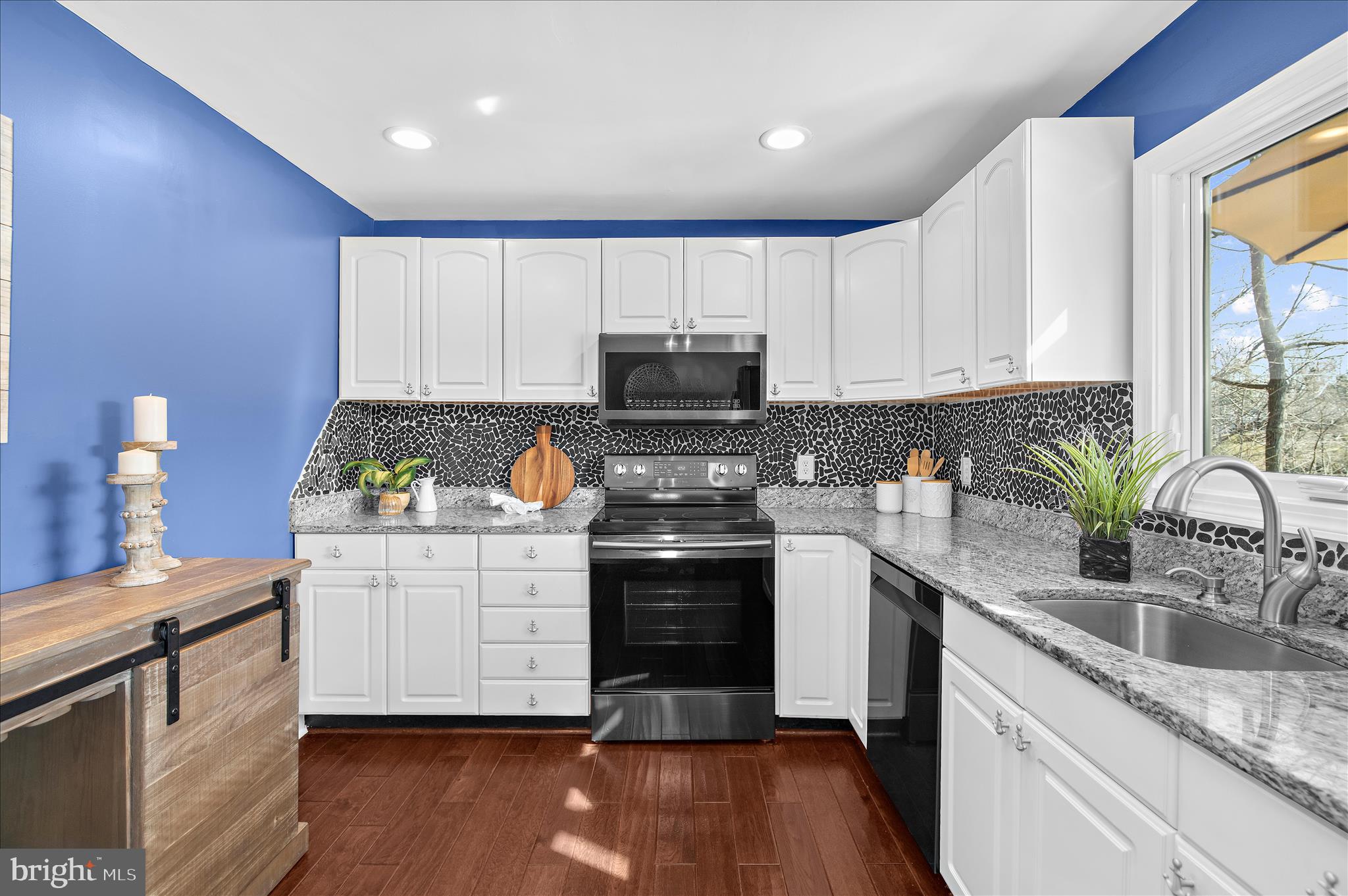 POWHATAN BEACH - Residential