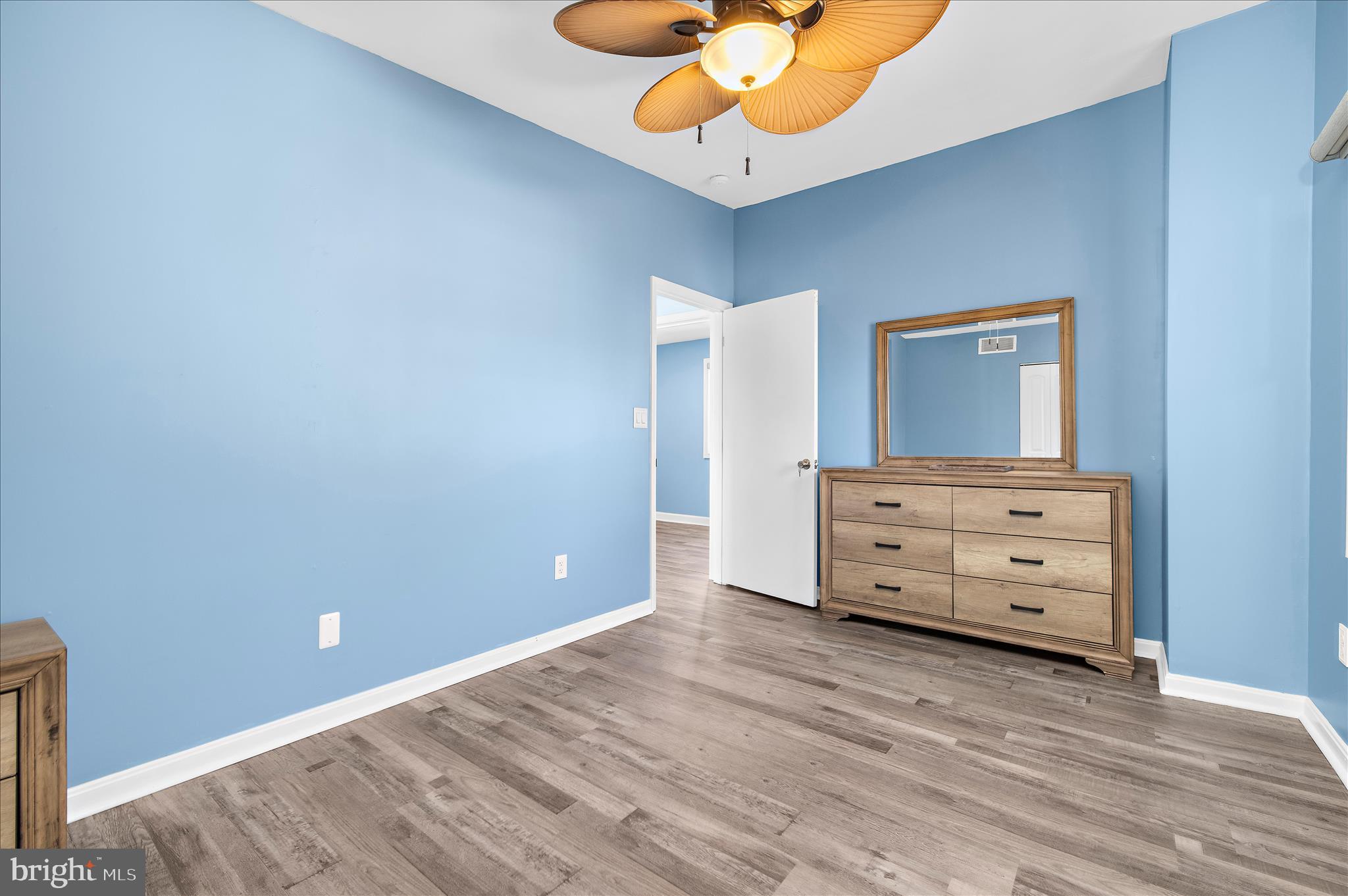 POWHATAN BEACH - Residential