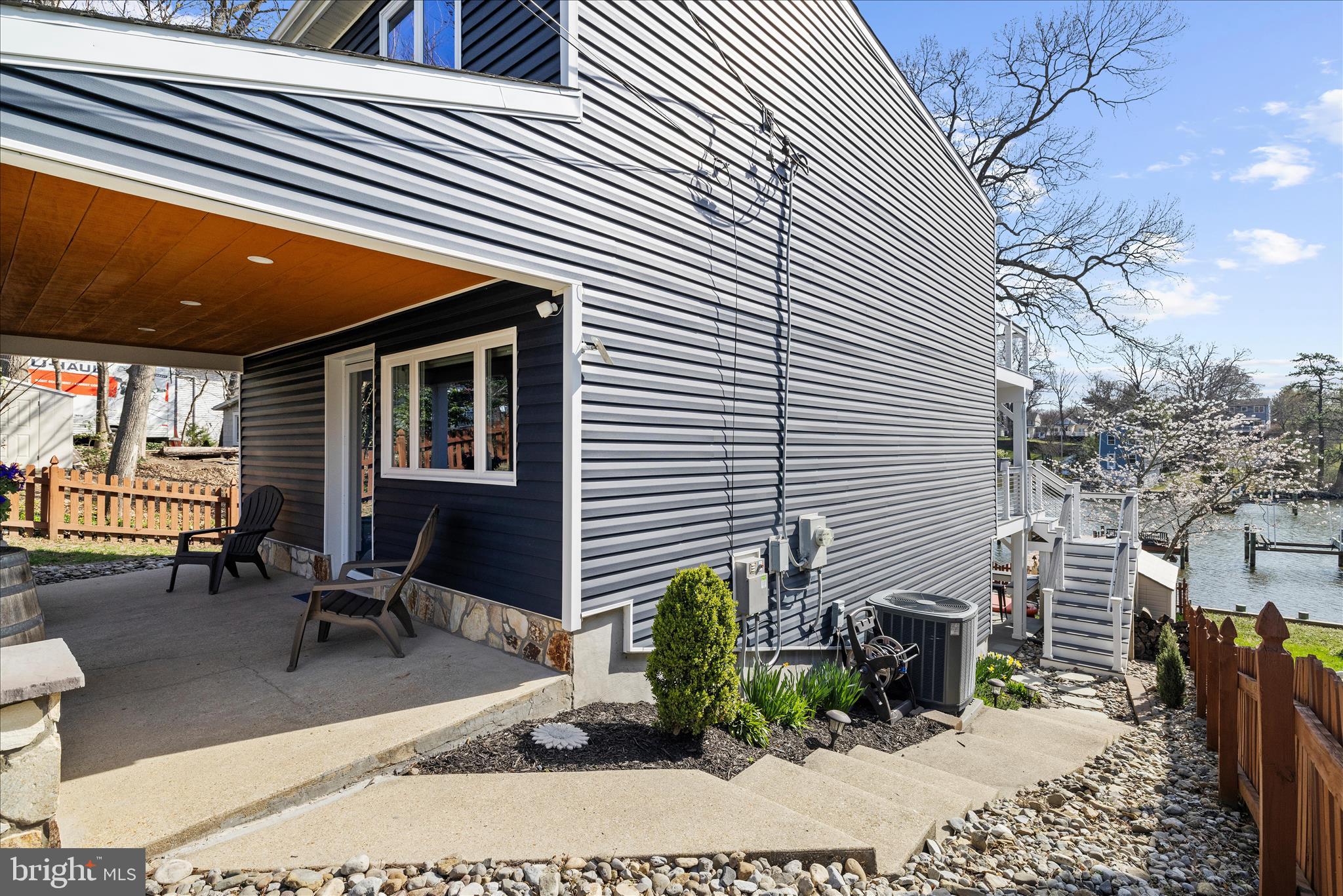 POWHATAN BEACH - Residential