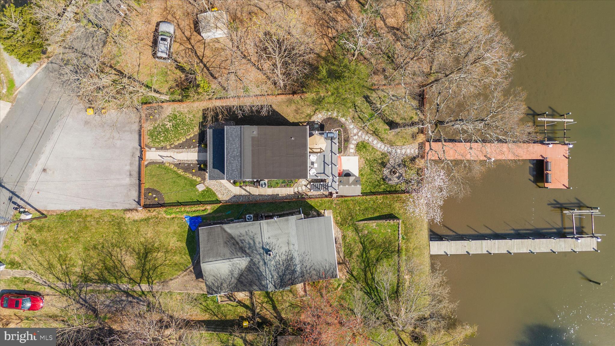 POWHATAN BEACH - Residential