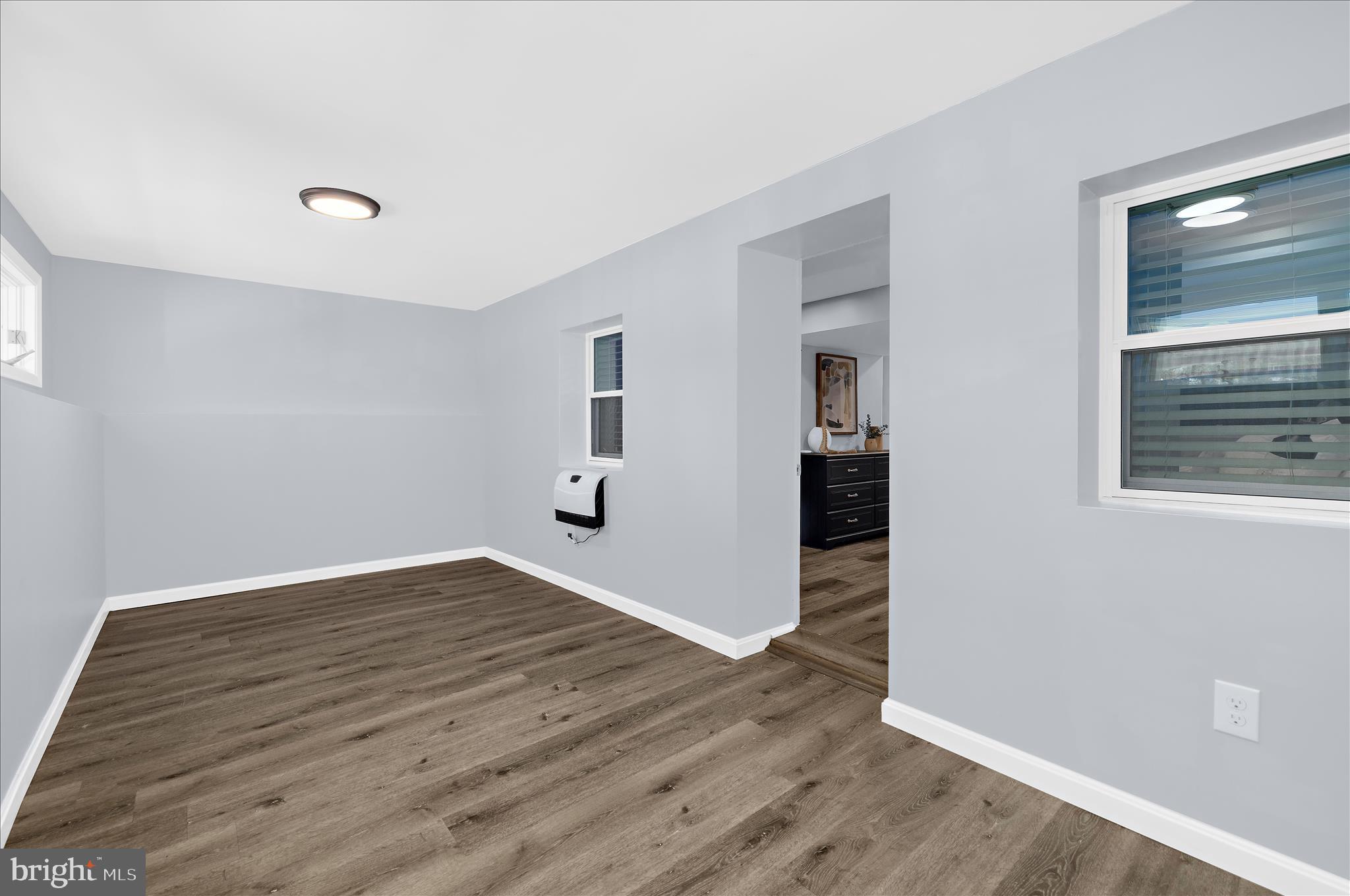 POWHATAN BEACH - Residential