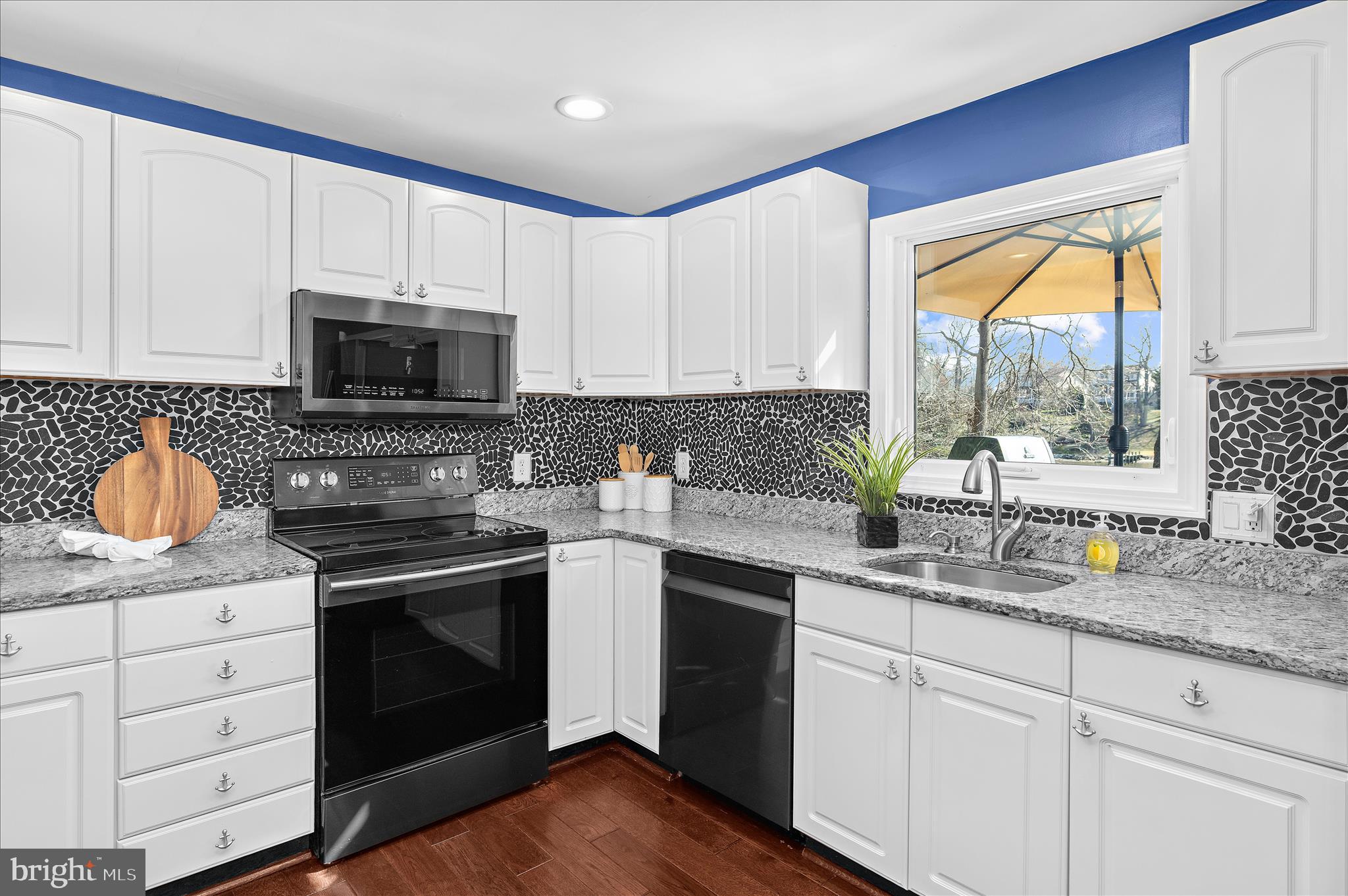 POWHATAN BEACH - Residential