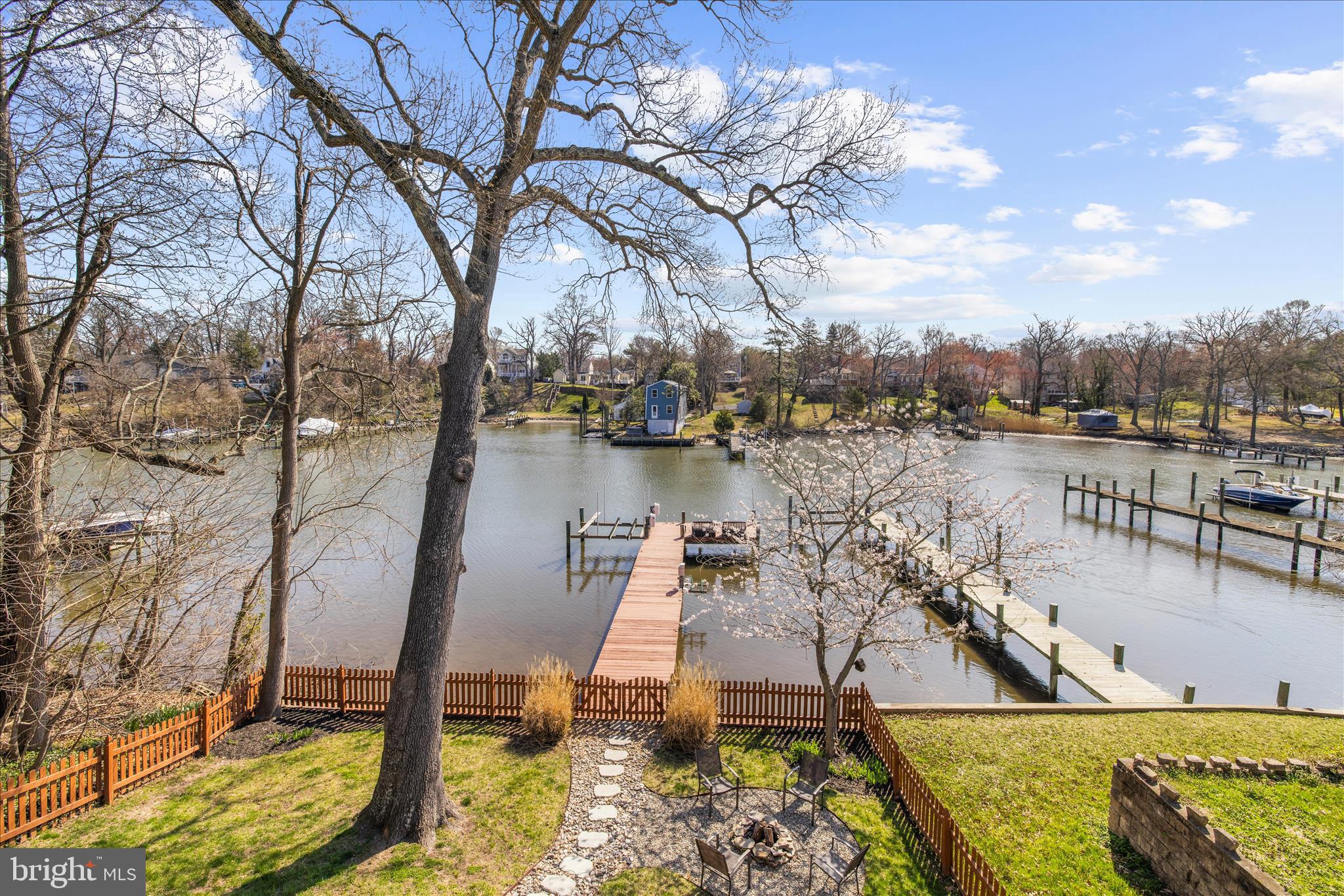 POWHATAN BEACH - Residential