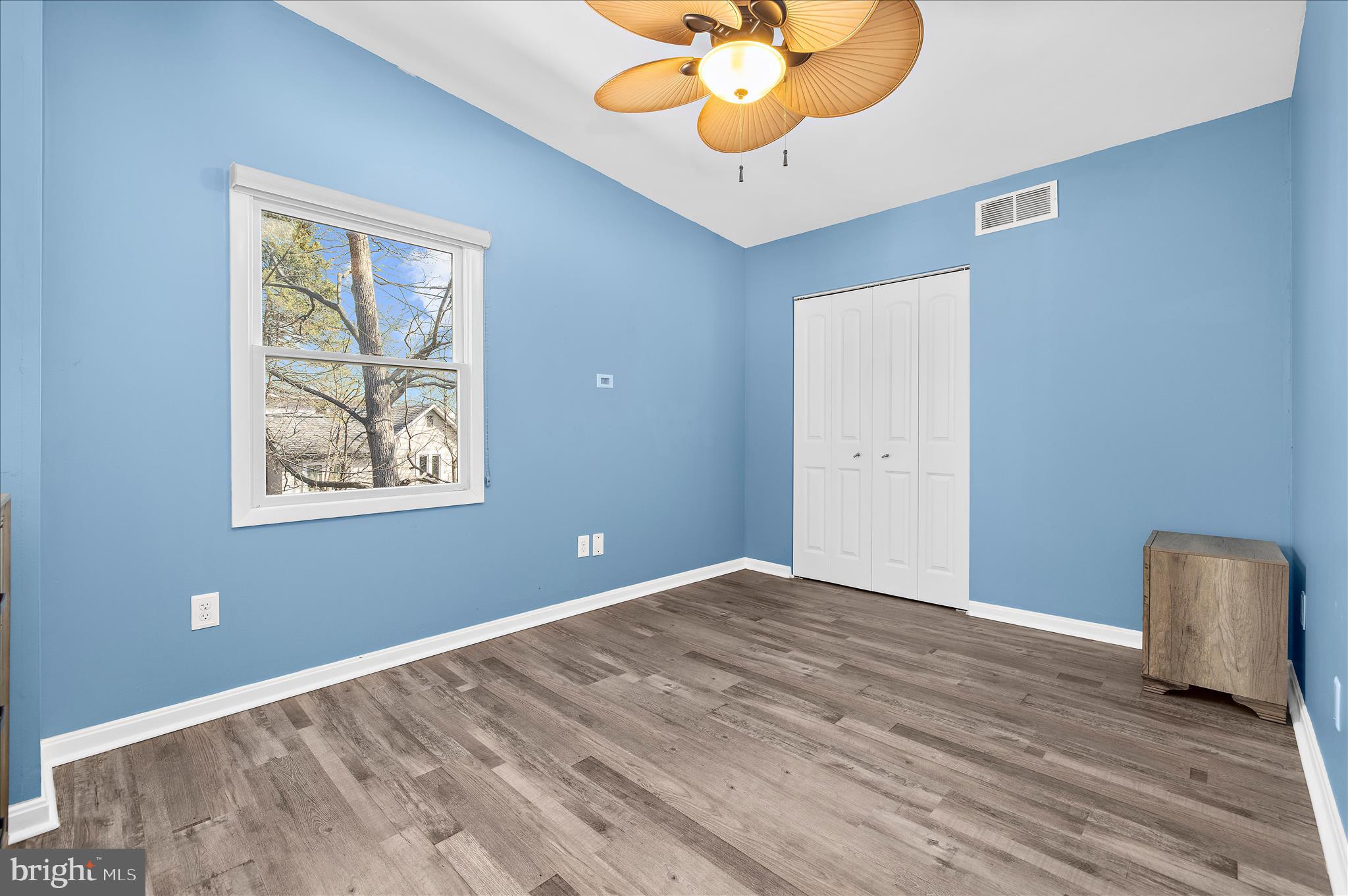 POWHATAN BEACH - Residential