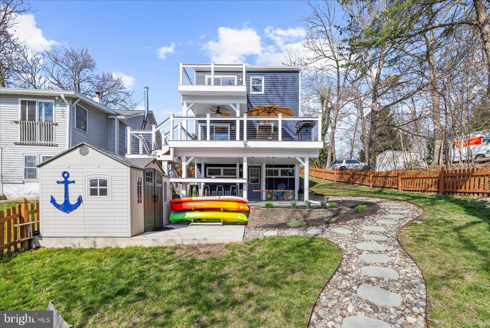 POWHATAN BEACH - Residential