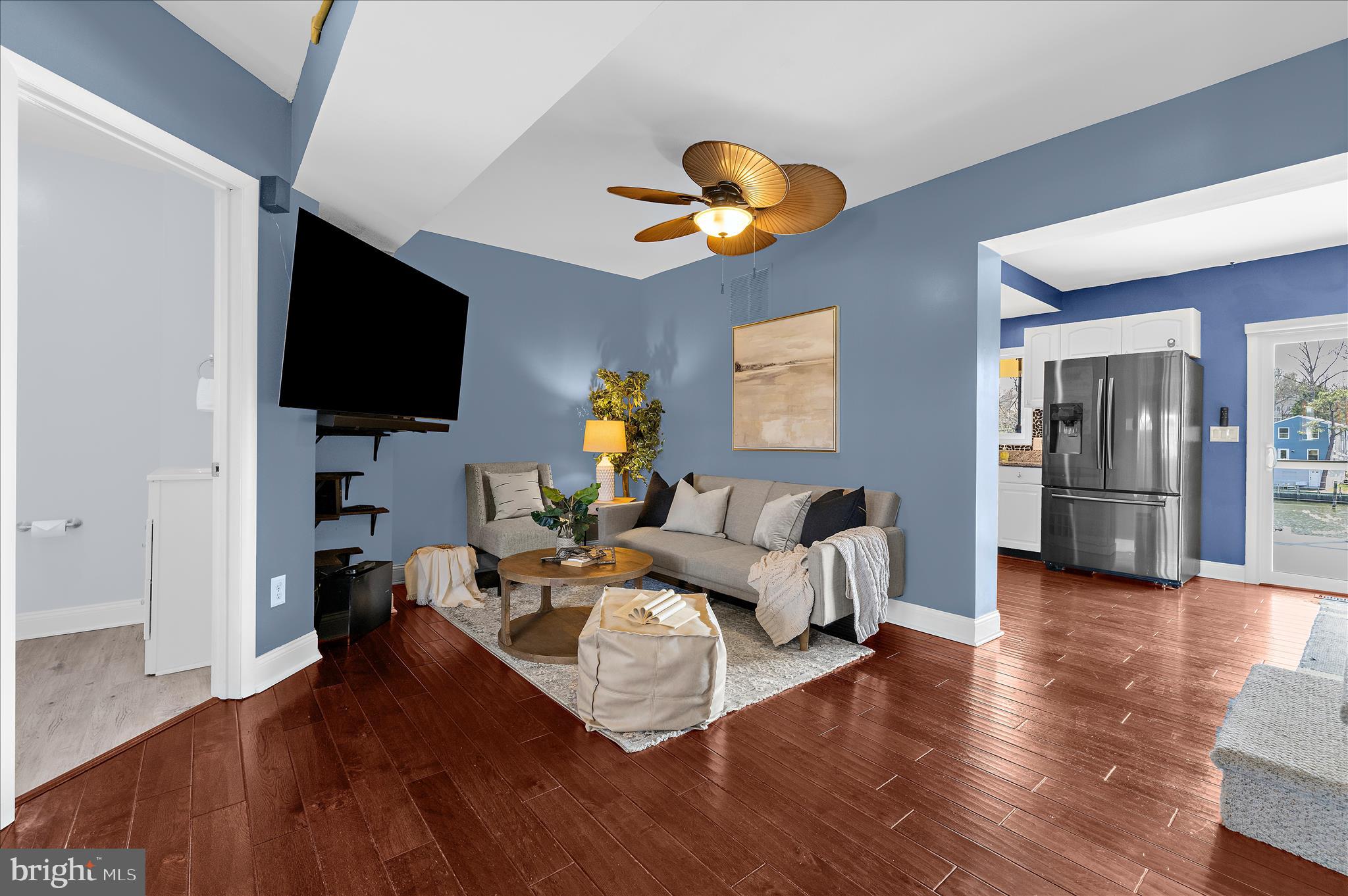 POWHATAN BEACH - Residential