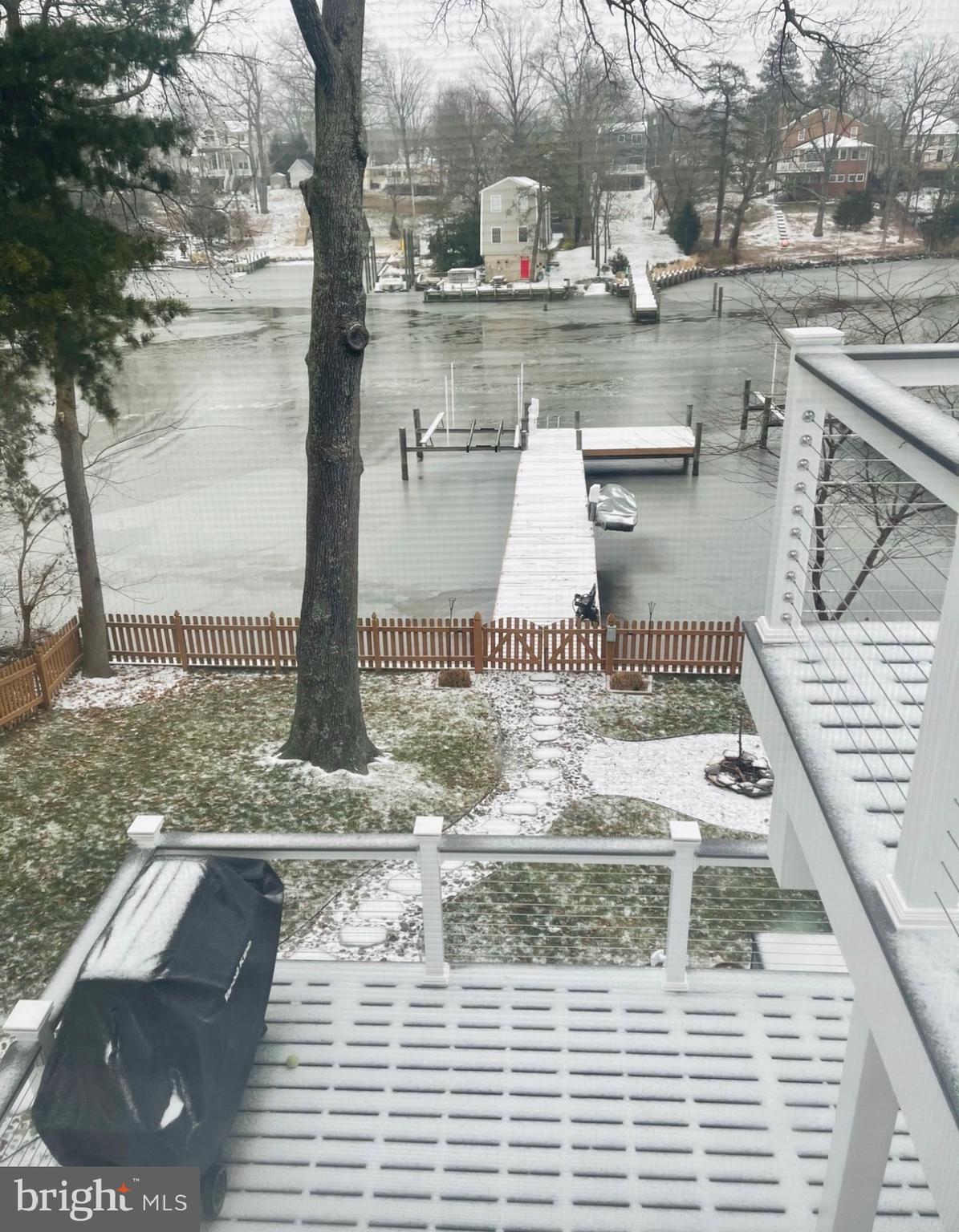 POWHATAN BEACH - Residential