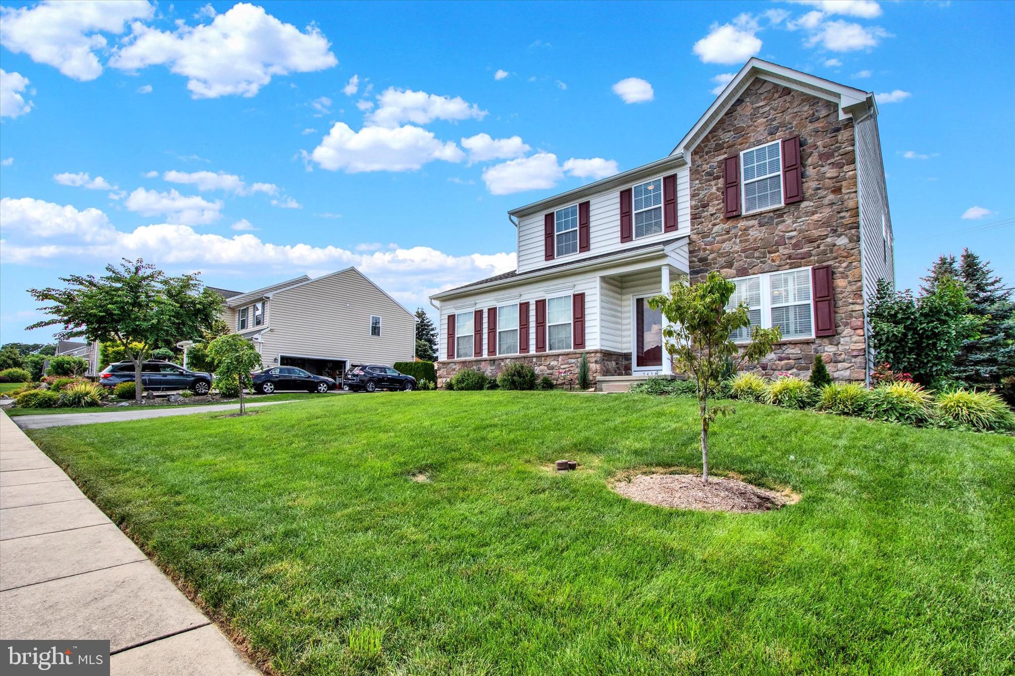 1614 W THISTLE DR