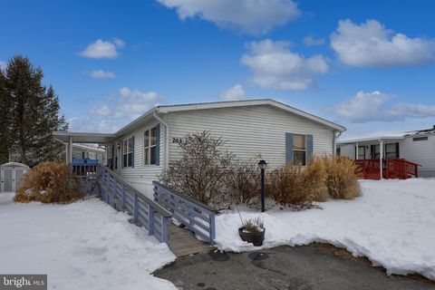 Mobile Home For Sale - 203 Thrush Court<br/> LANCASTER, PA 17603