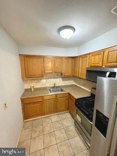 OLD TOWNE VILLAGE CONDOMINIUMS - Residential