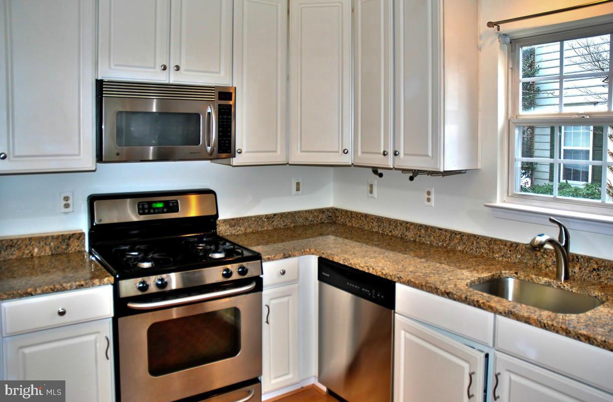 NEELSVILLE ESTATES - Residential Lease