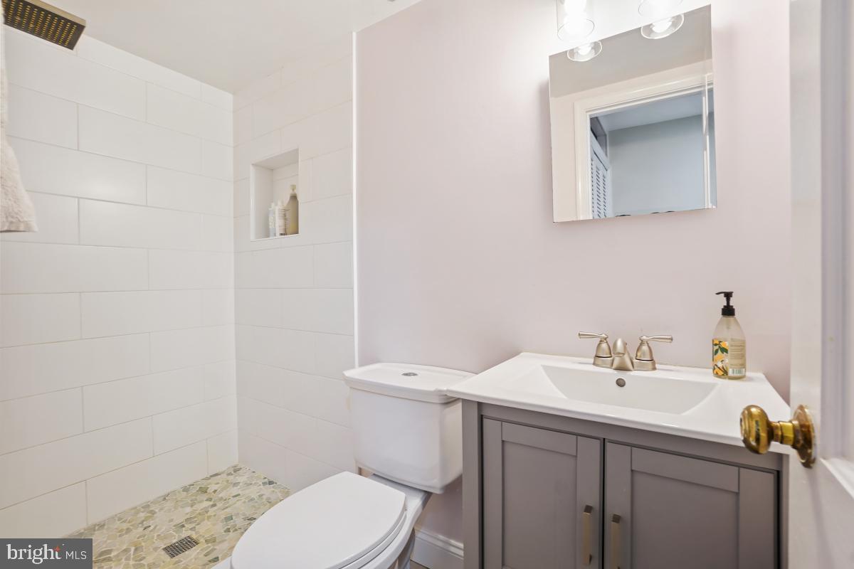 ENGLISH VILLAGE - Residential