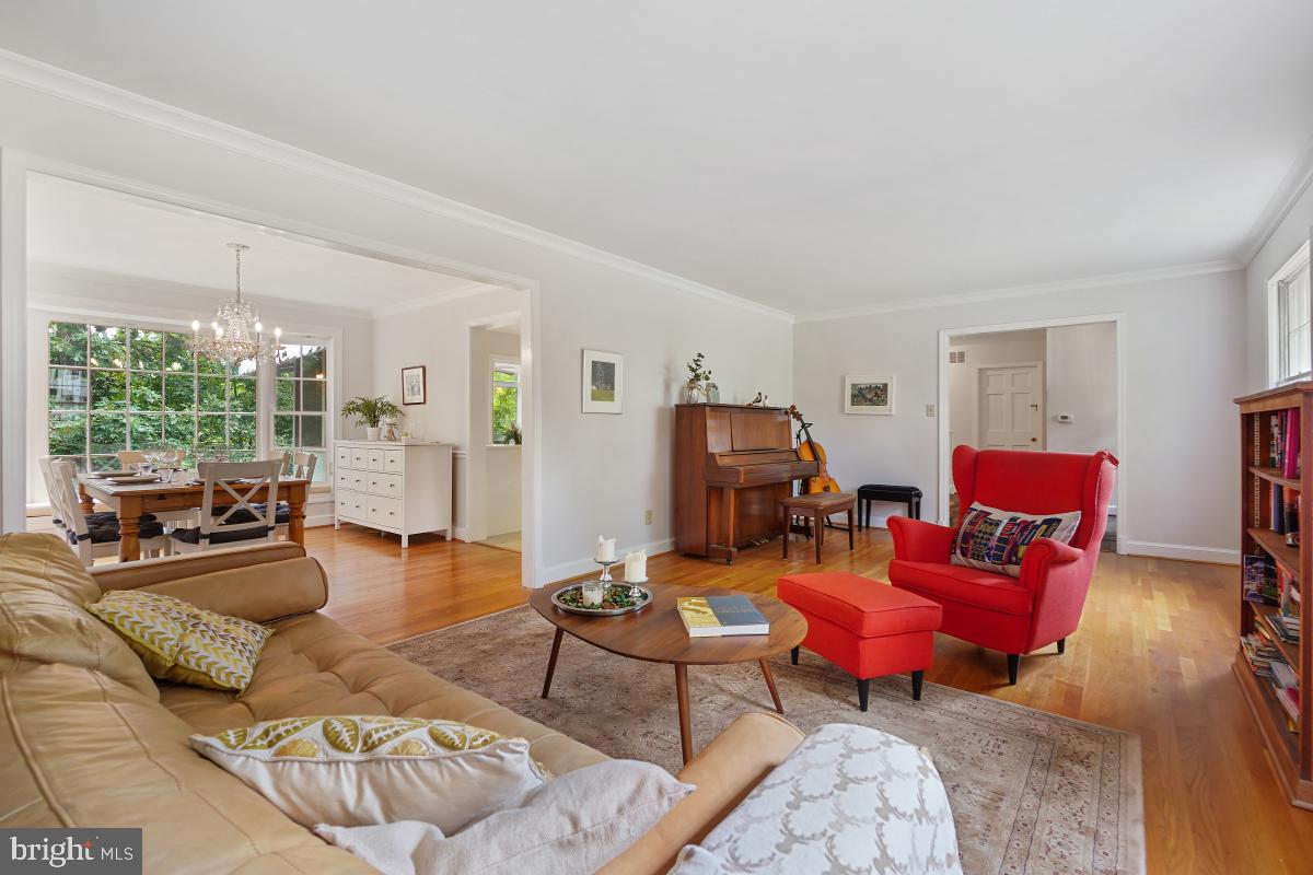 ENGLISH VILLAGE - Residential