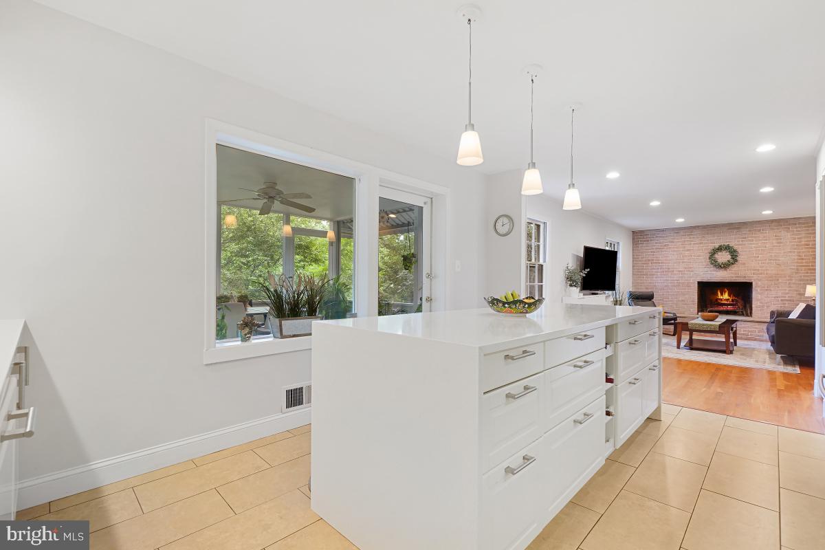 ENGLISH VILLAGE - Residential