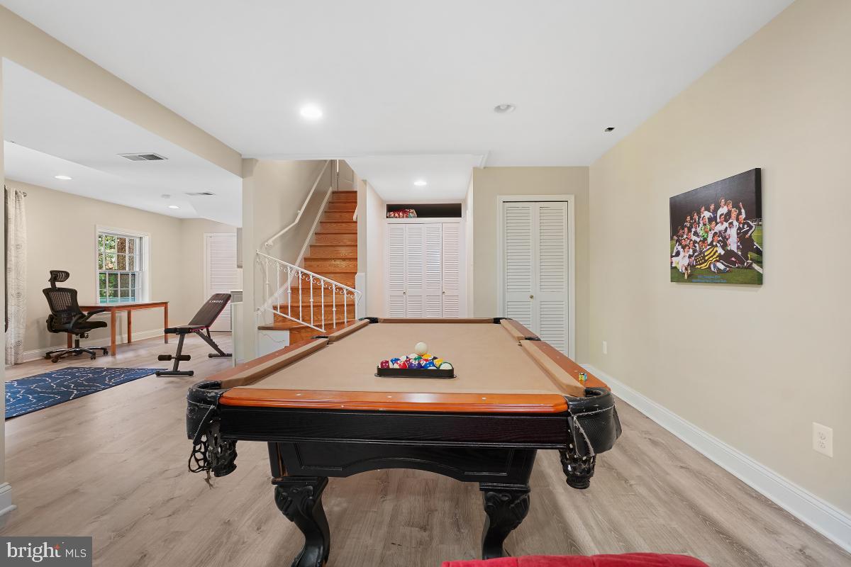 ENGLISH VILLAGE - Residential