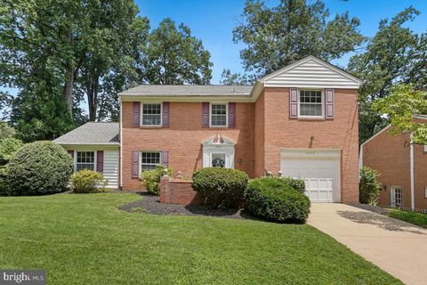 Photo of 5707 English Court, BETHESDA, MD 20817 (MLS # MDMC2189752)