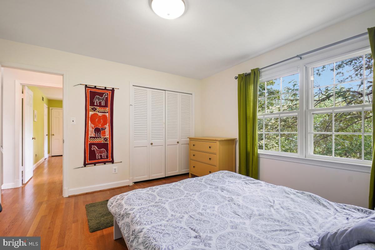 ENGLISH VILLAGE - Residential