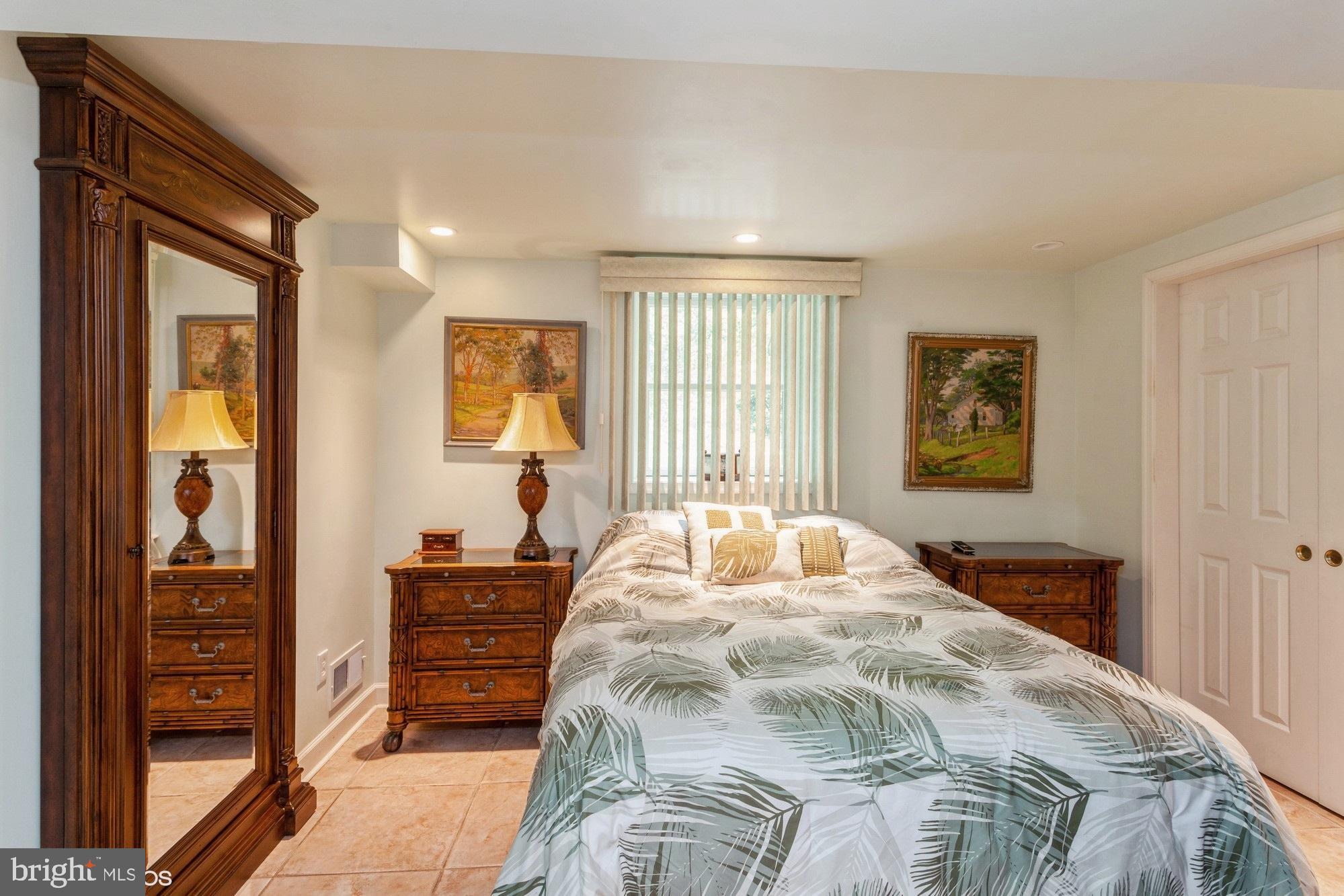 ROUND BAY VIEW - Residential