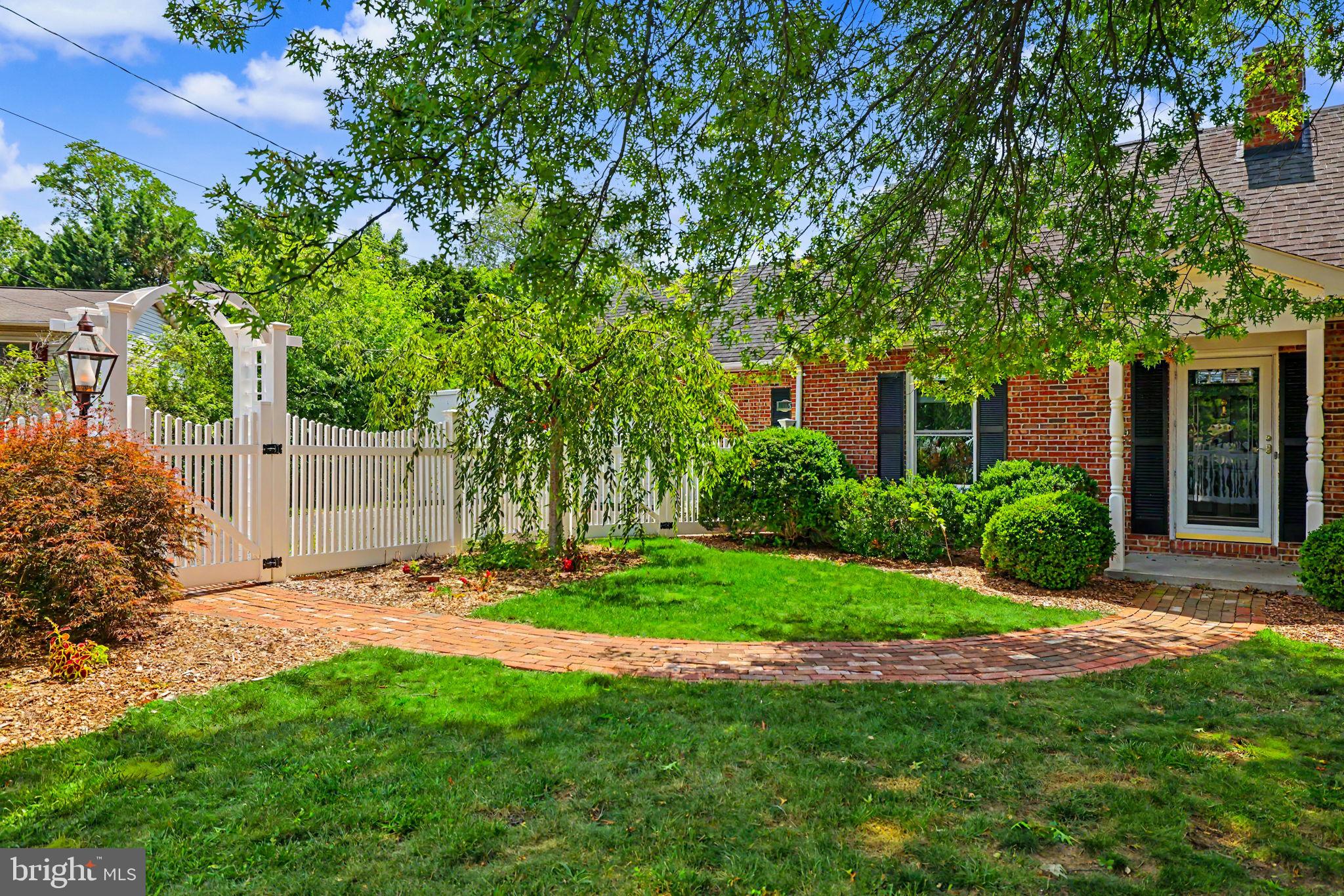 2105 SHAWN DRIVE