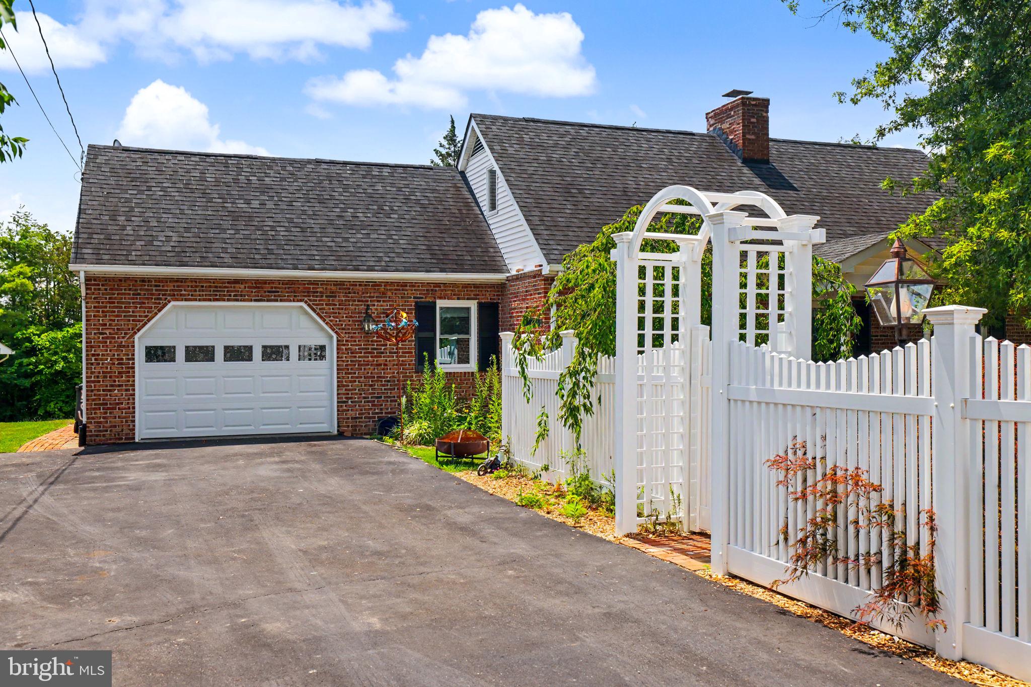 2105 SHAWN DRIVE