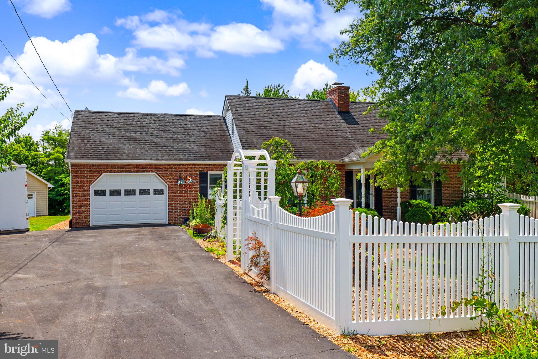2105 SHAWN DRIVE