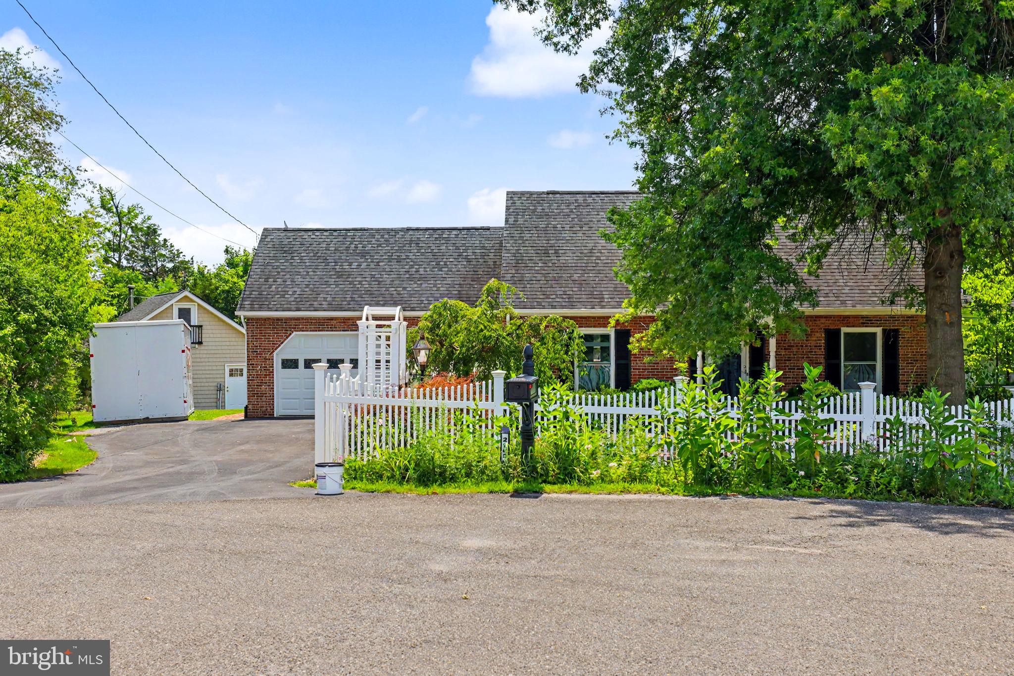 2105 SHAWN DRIVE