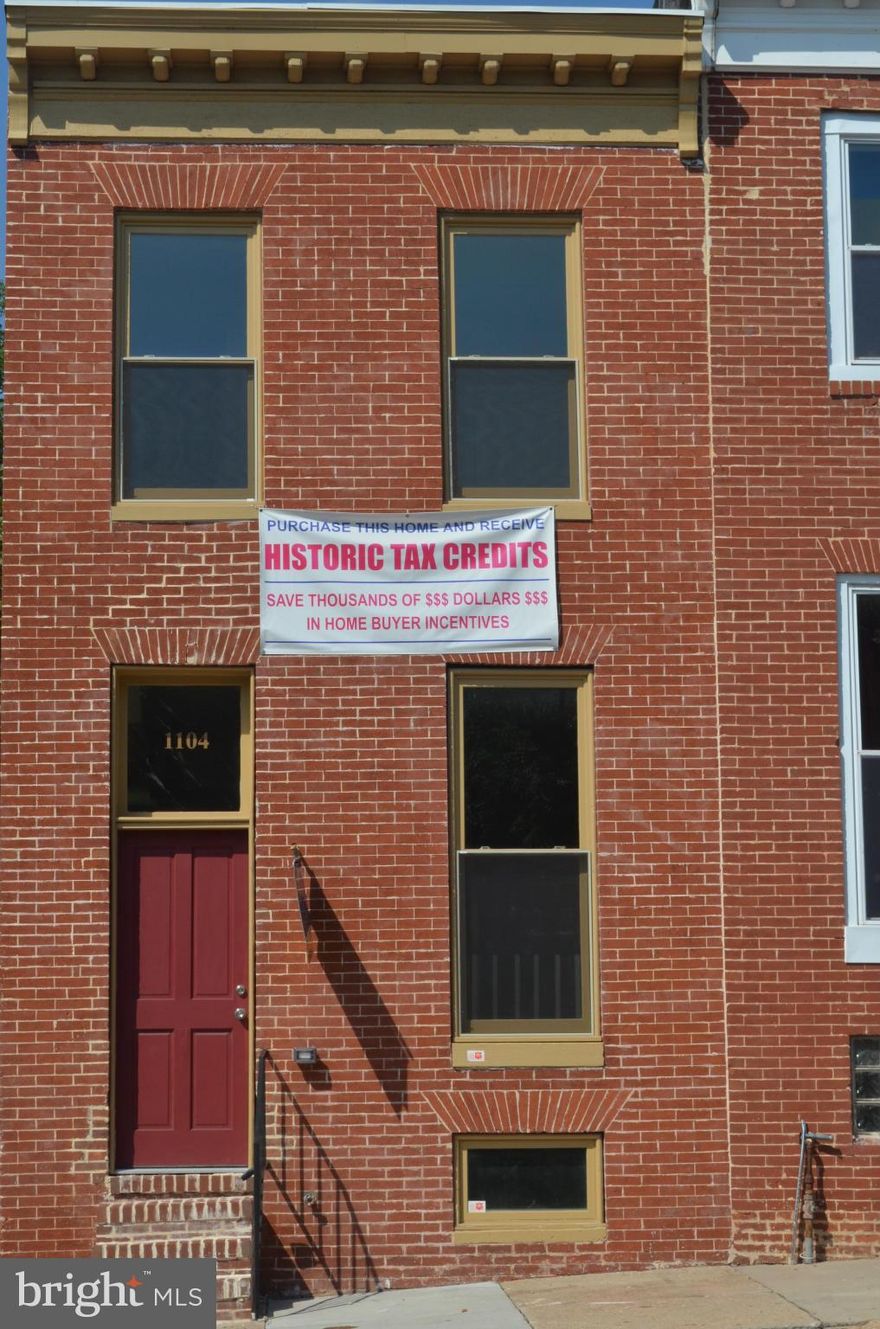 JHU "Live Near Your Work"  A2 area = $36,000 grant for most JHU employees! PLUS $10,000 V2V Incentive & CHAP.  Lots of sunlight in this  end of row.  OPEN floorplan w/HARDWOOD flooring, GOURMET kitchen, SS appliances, GRANITE.  MBR suite, JACUZZI tub/separate shower.  2nd bedroom has separate bath.  PLUS Family Room (or 3rd bedroom) w/bath!